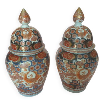 pair of Imari porcelain vases Japan 19th century height 34 cm