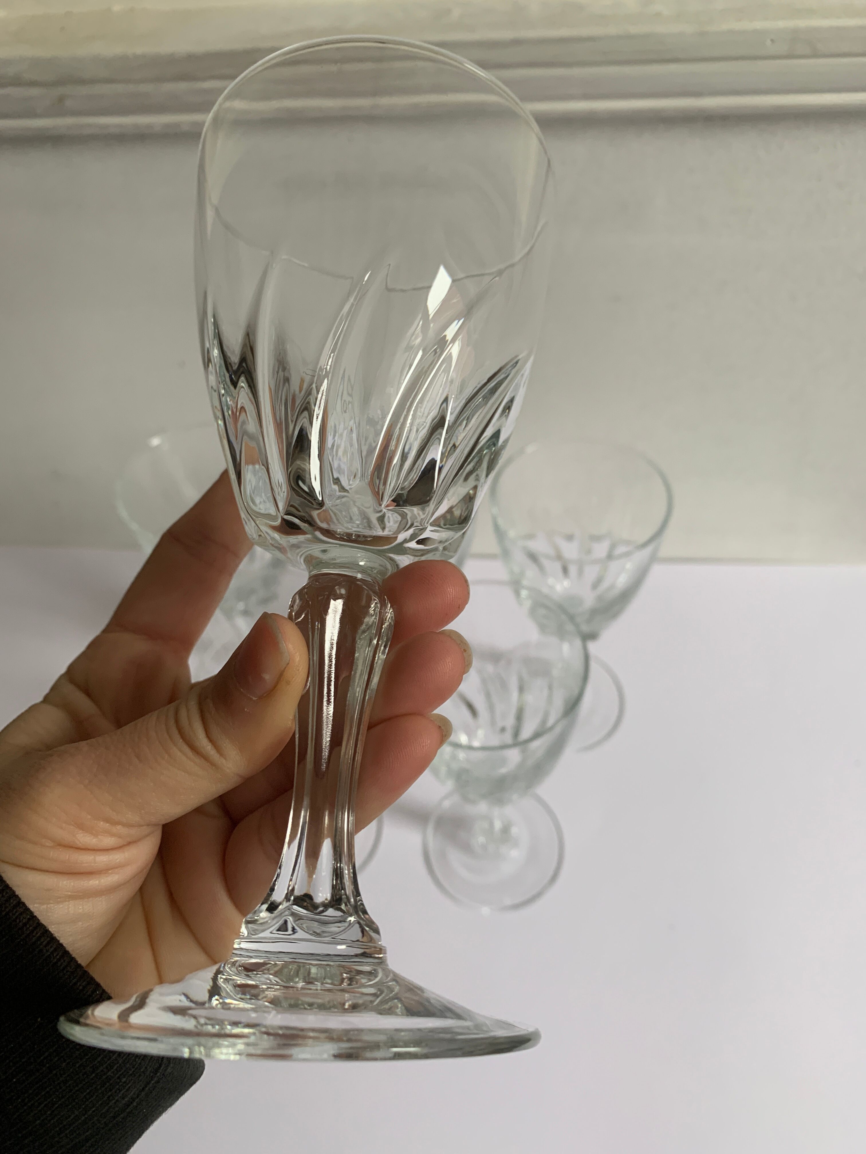 6 crystal wine glasses