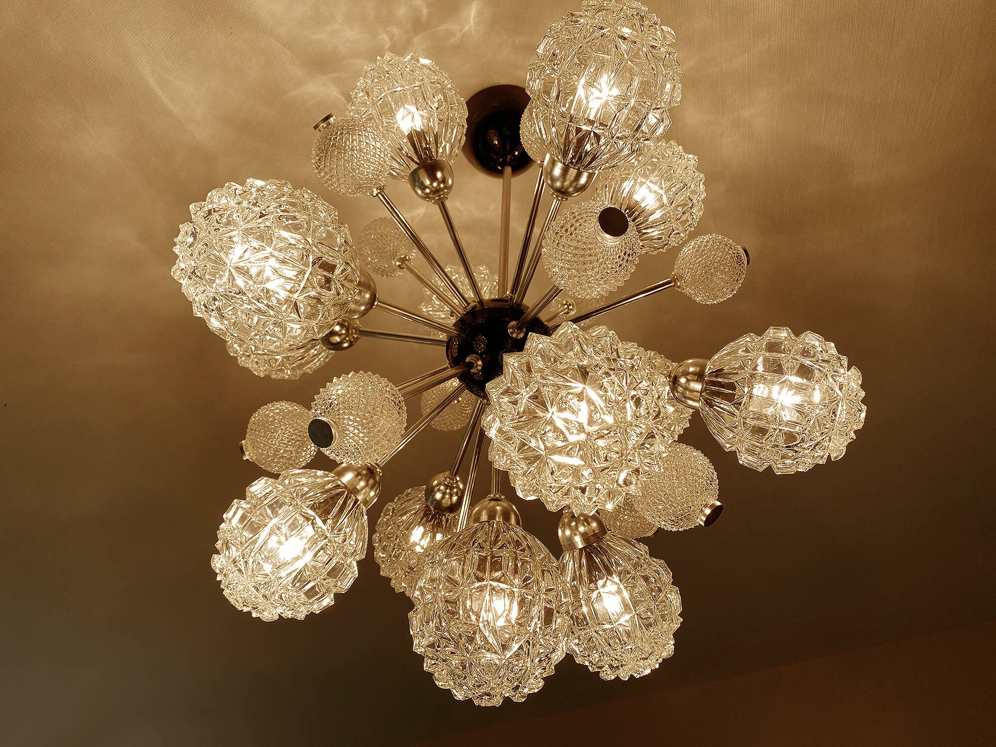 Large vintage pendant light, 70s