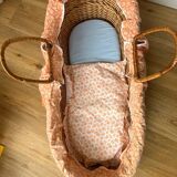 Wicker baby bassinet