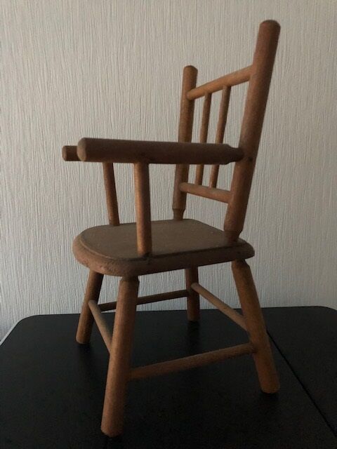 Wooden chair for dolls, early 20th century