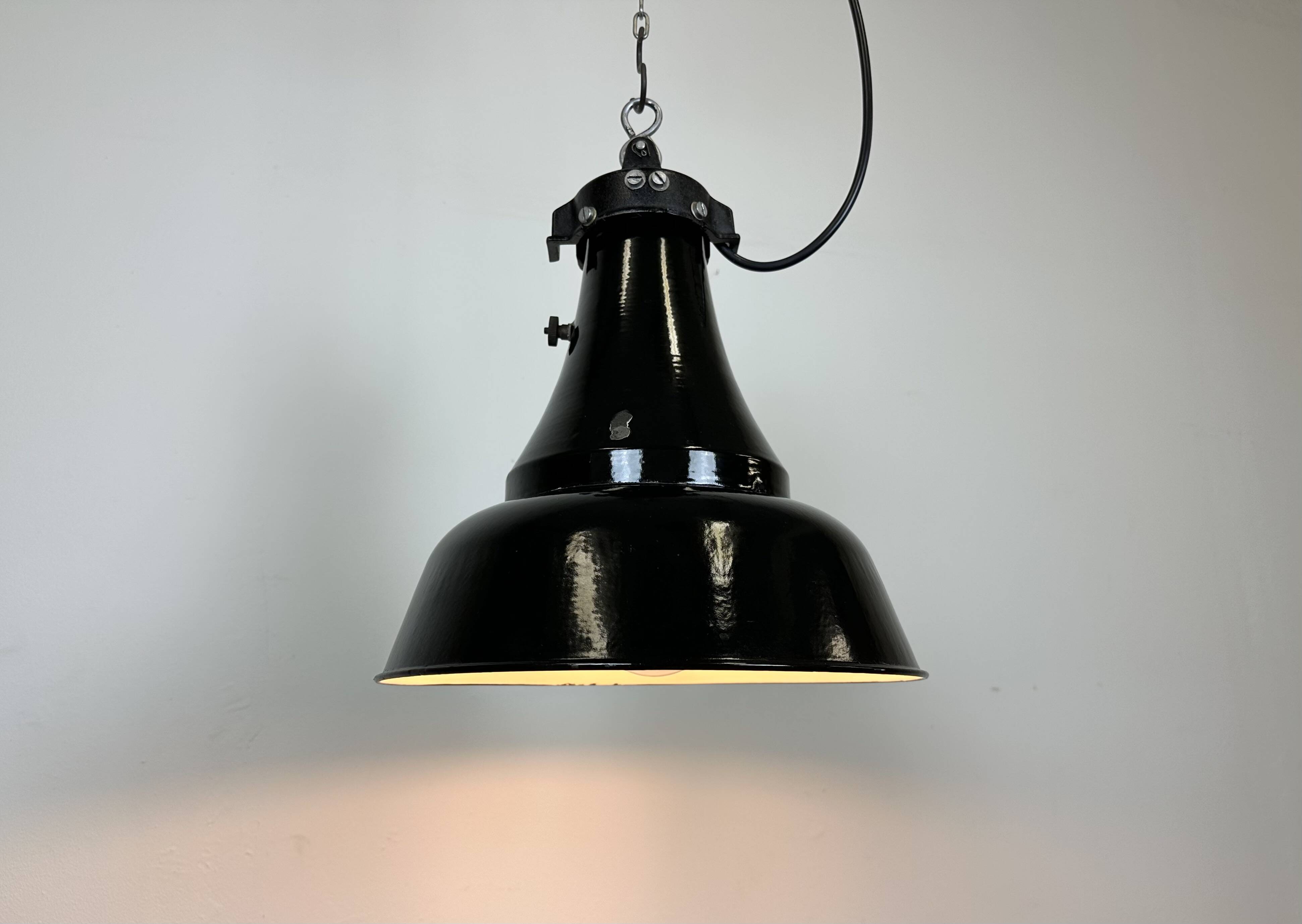 Industrial Black Enamel Bauhaus Pendant Lamp, 1930s