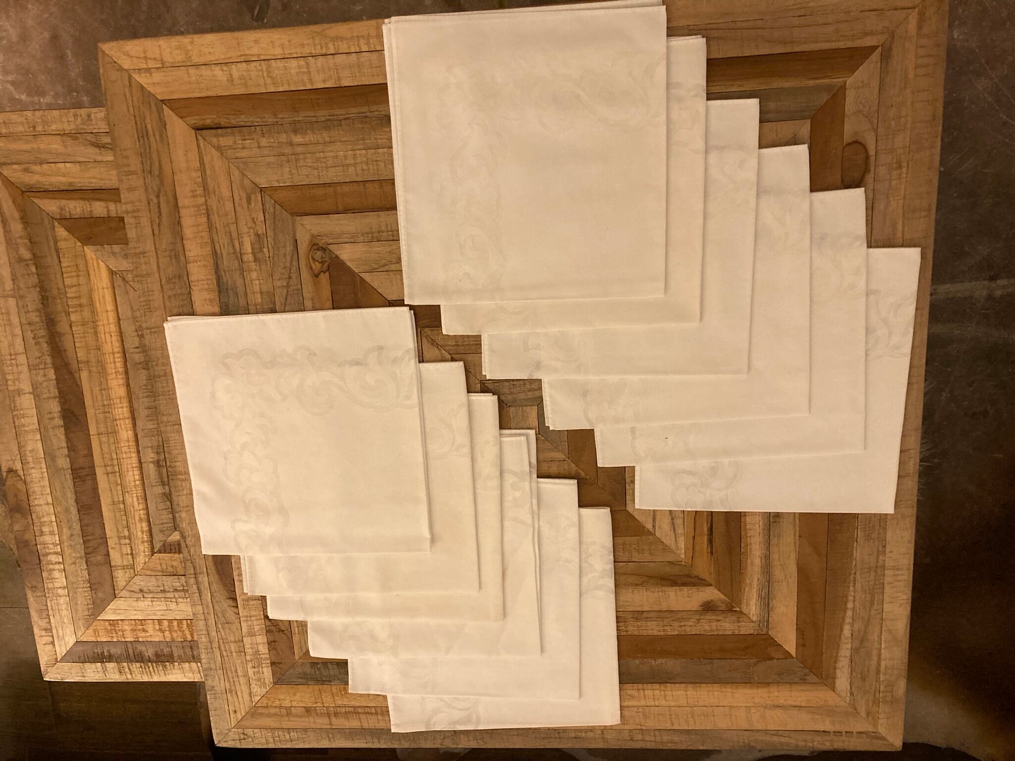 Set white tablecloth and 12 matching towels, hand embroidered