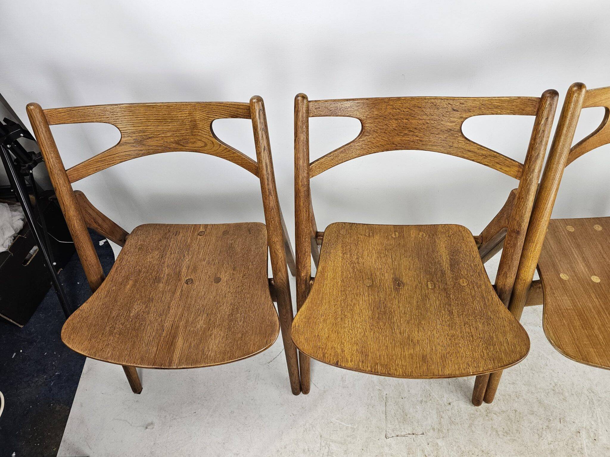 4 chaises Sawbuck de Hans Wegner, modèle CH29