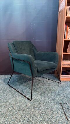 Armchair with armrests