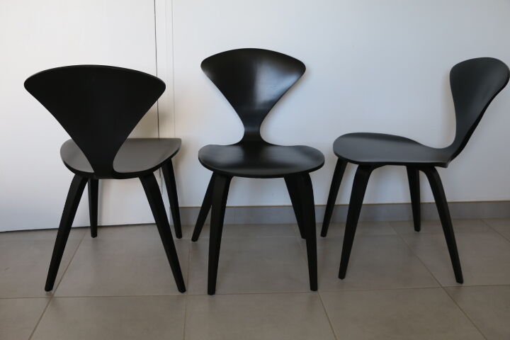 Chaise norman cherner noire