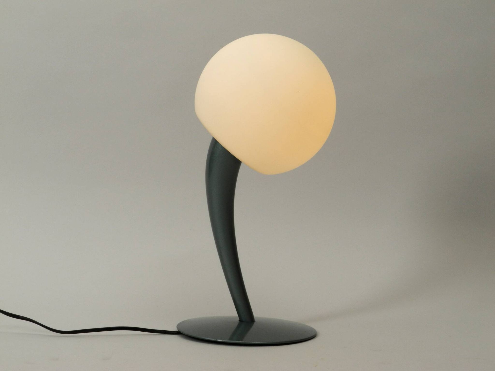 Large extraordinary 80s metal table lamp and opal glass shade