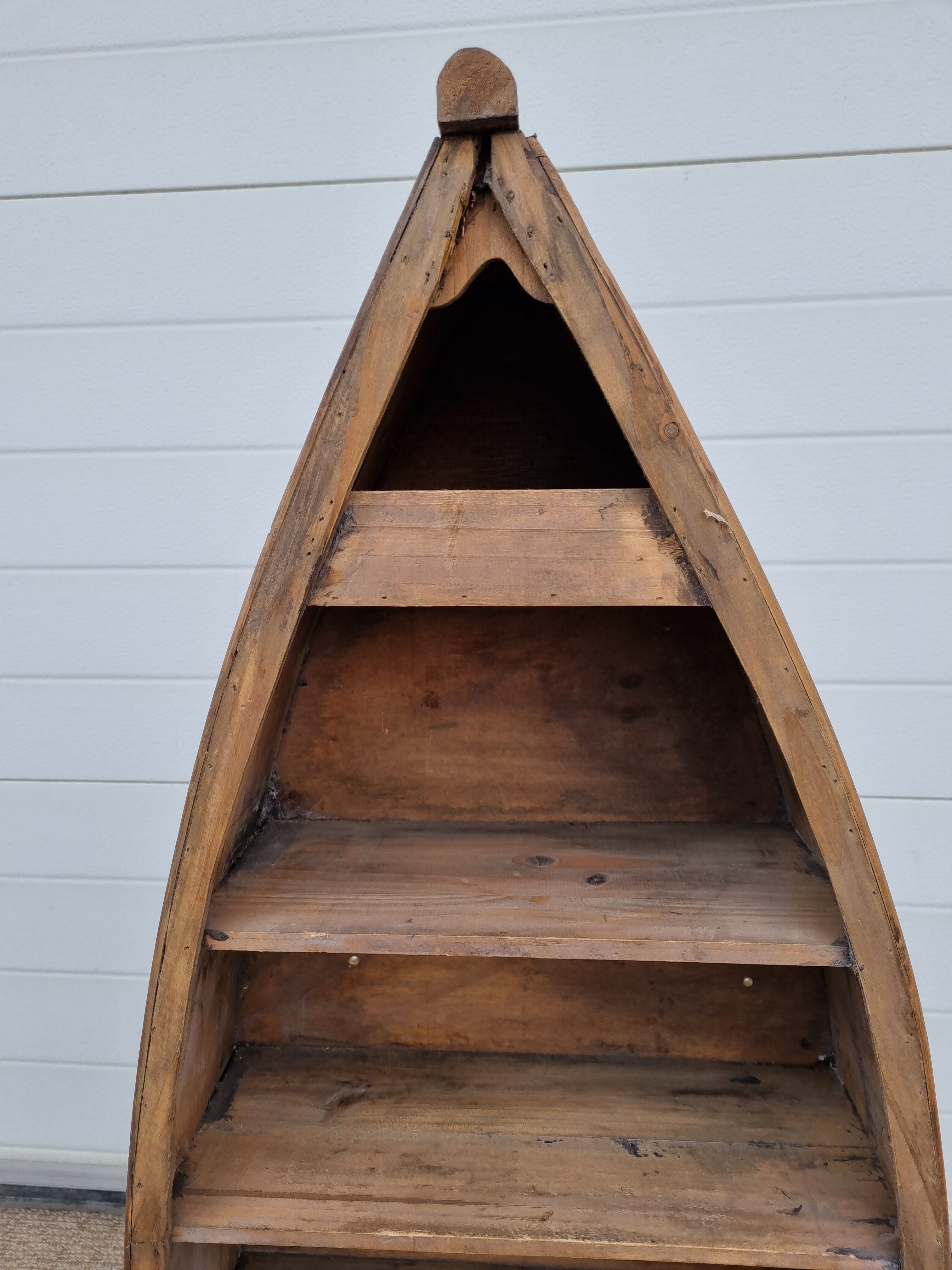 Barque-shaped wall shelf 40s