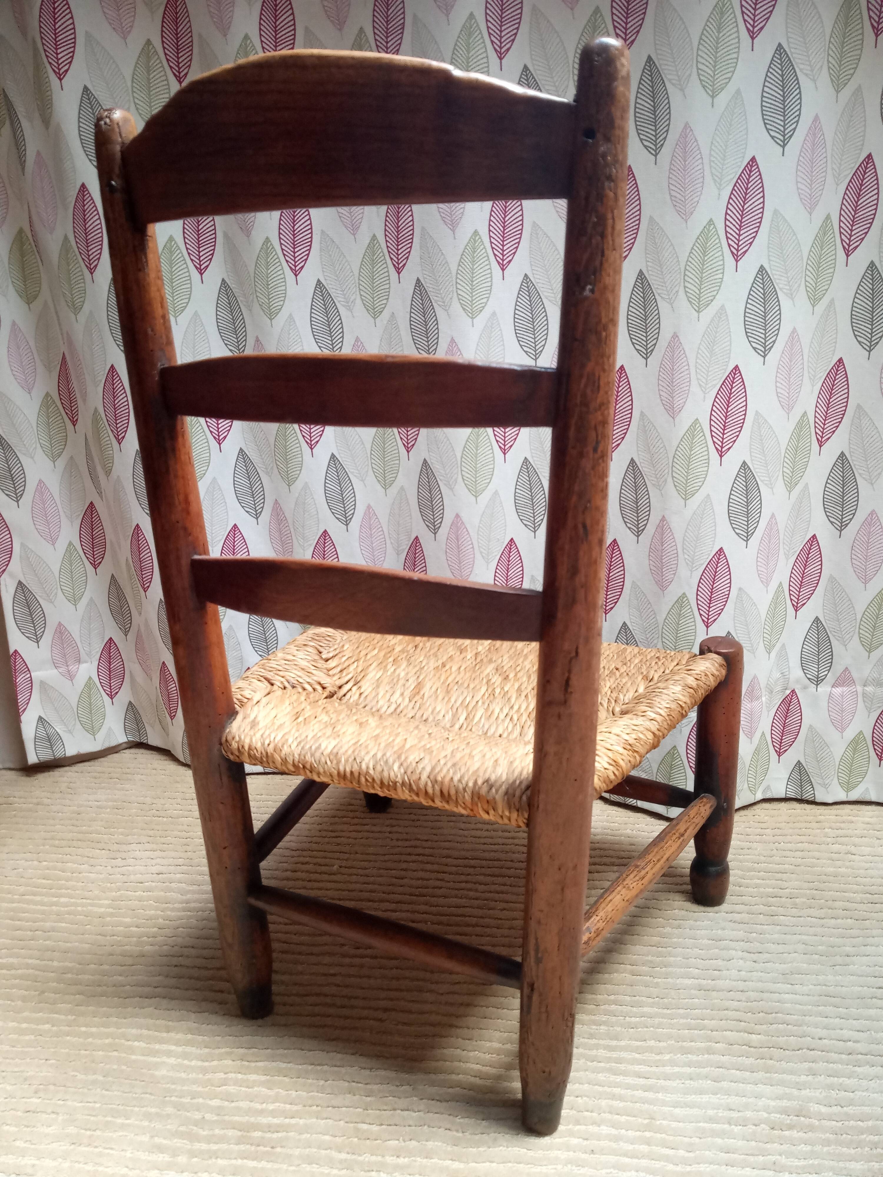 Chaise enfant ancienne