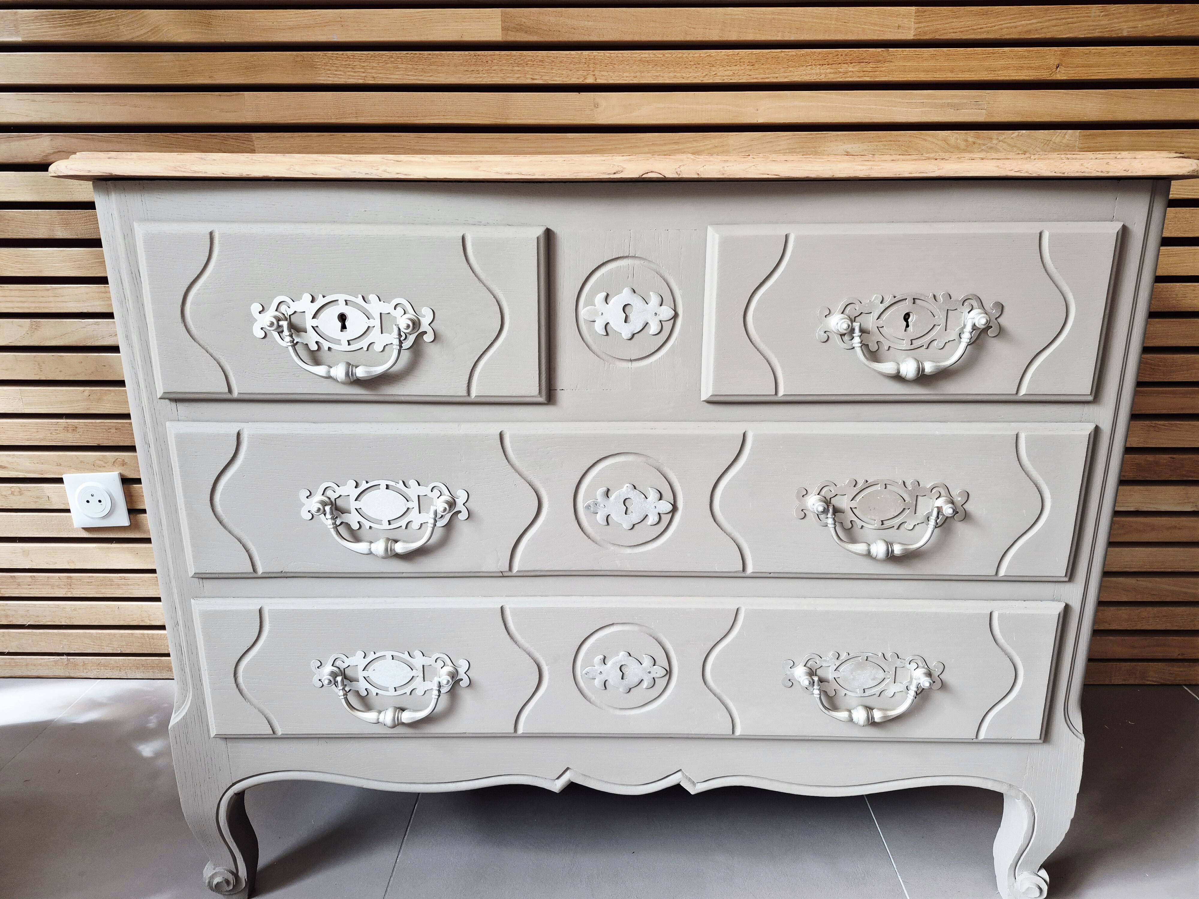 Regency style commode