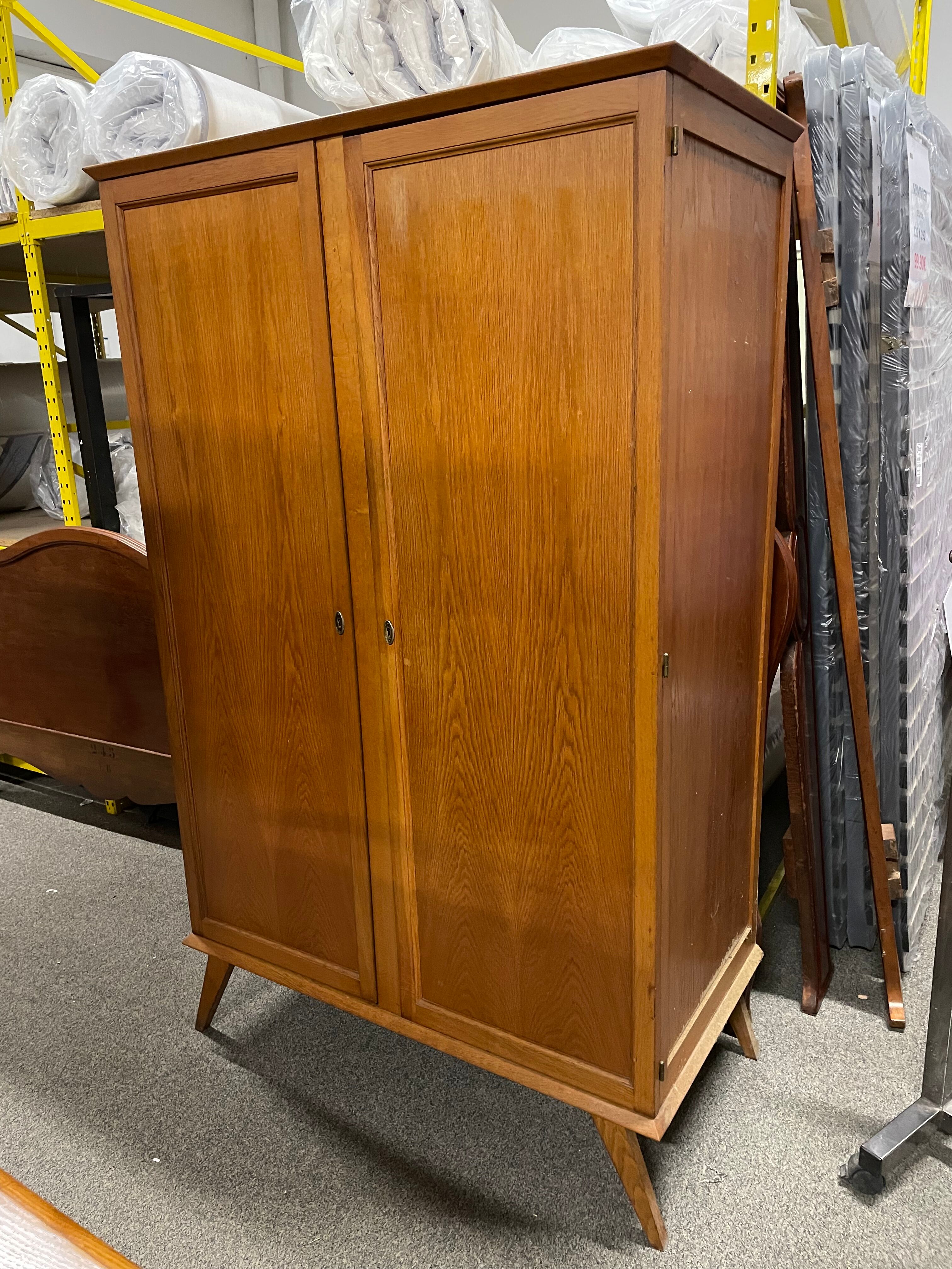 Wardrobe vintage compass feet