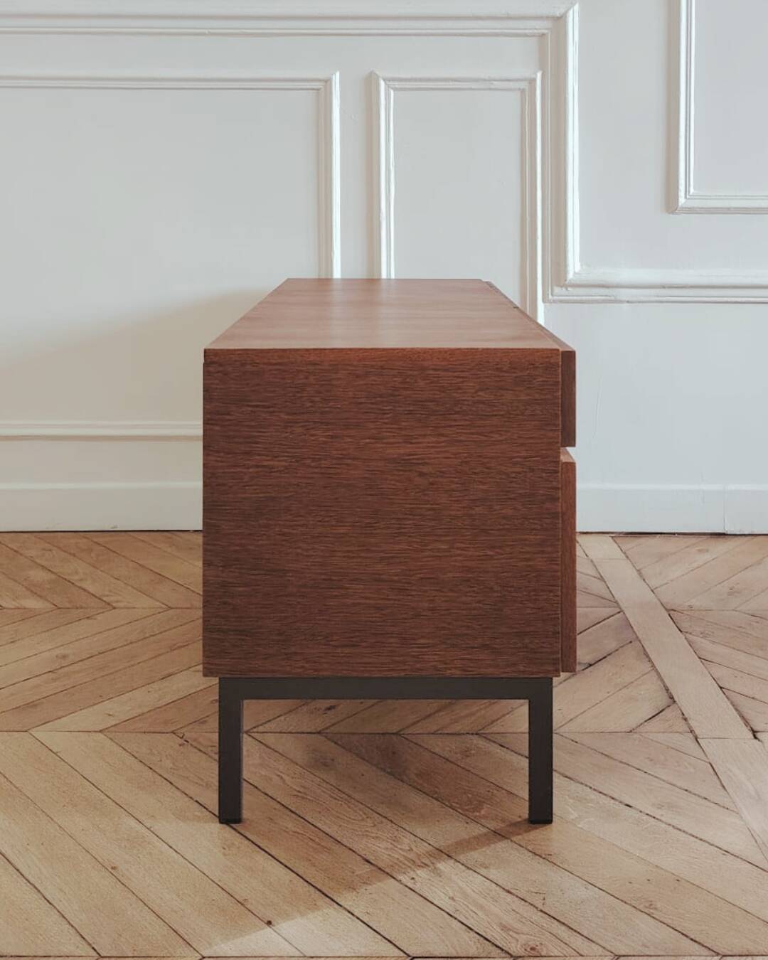 Buffet bas/ Enfilade vintage rénovée, style moderniste, années 60