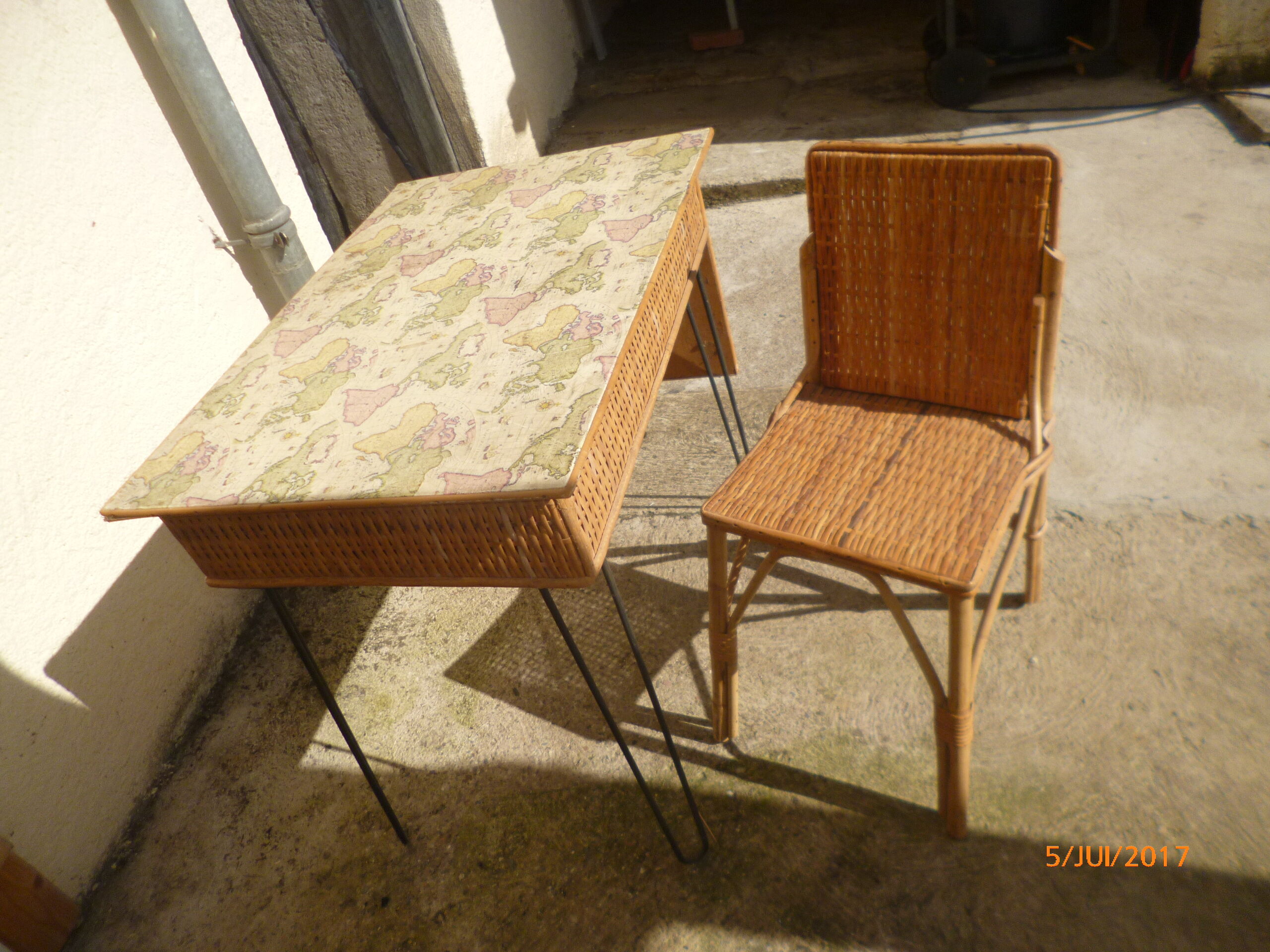 Bureau et chaise en osier et rotin 1960