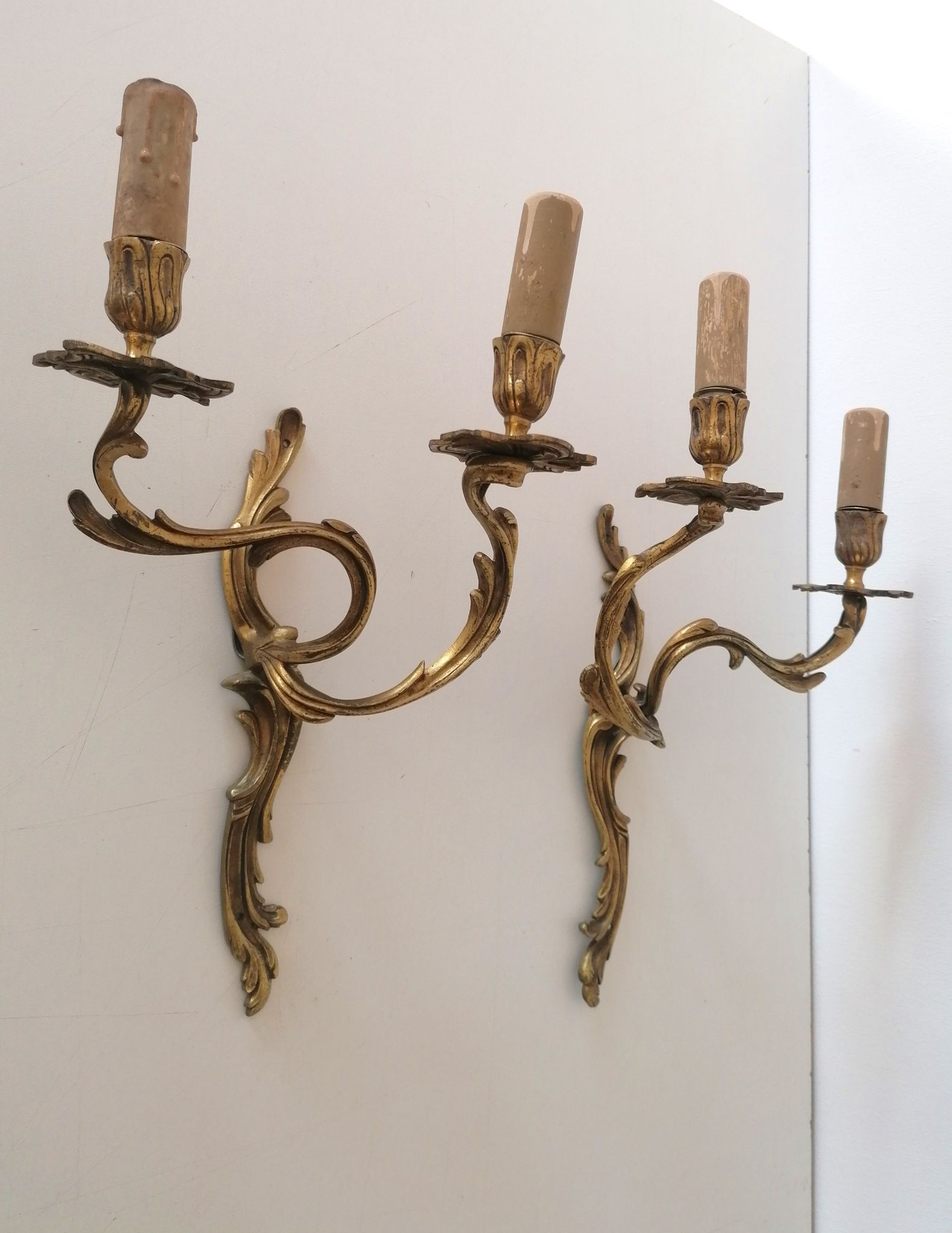 Pair of bronze wall appliques, Louis XV, signed RR