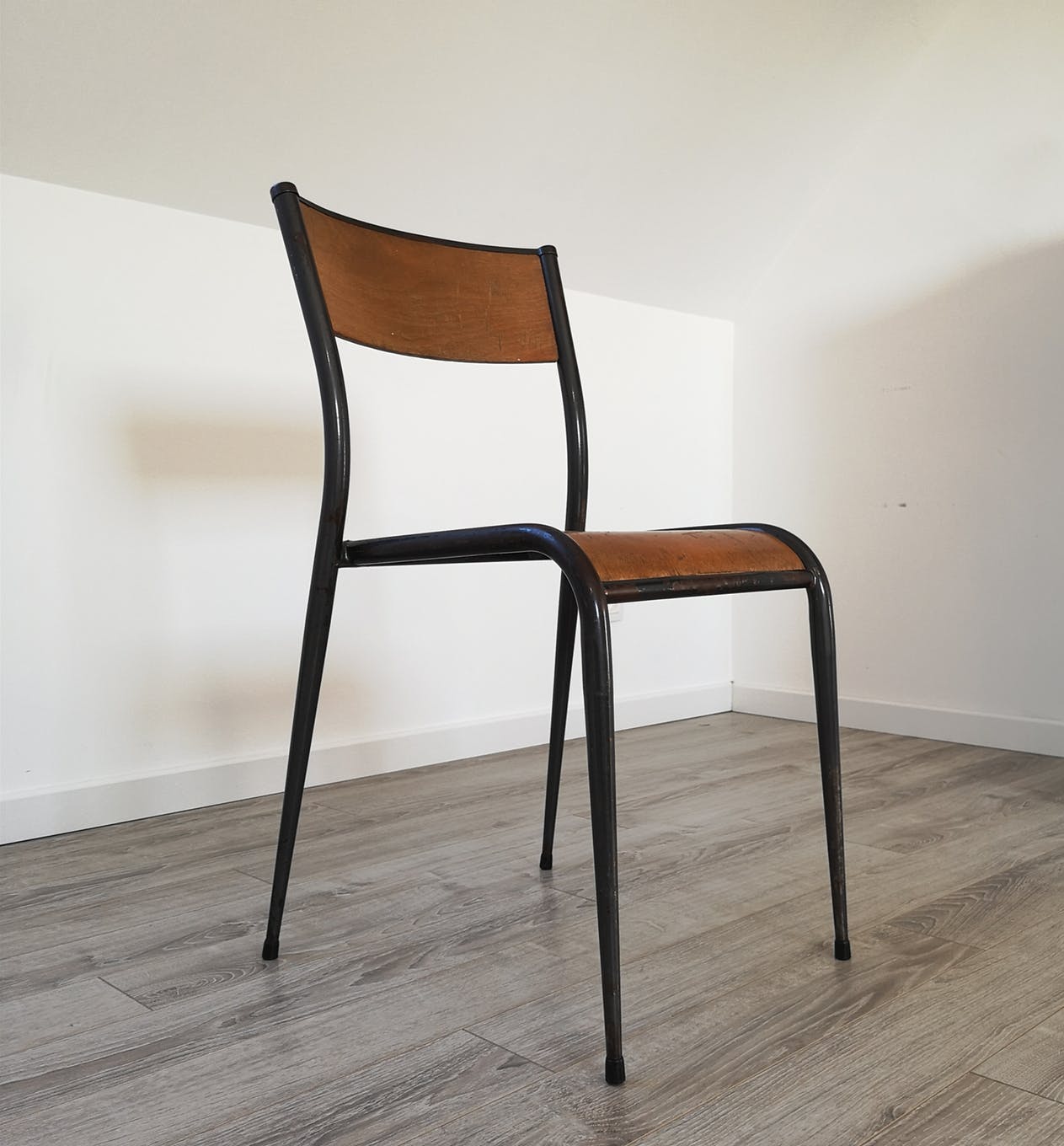 School mullca feet time chair