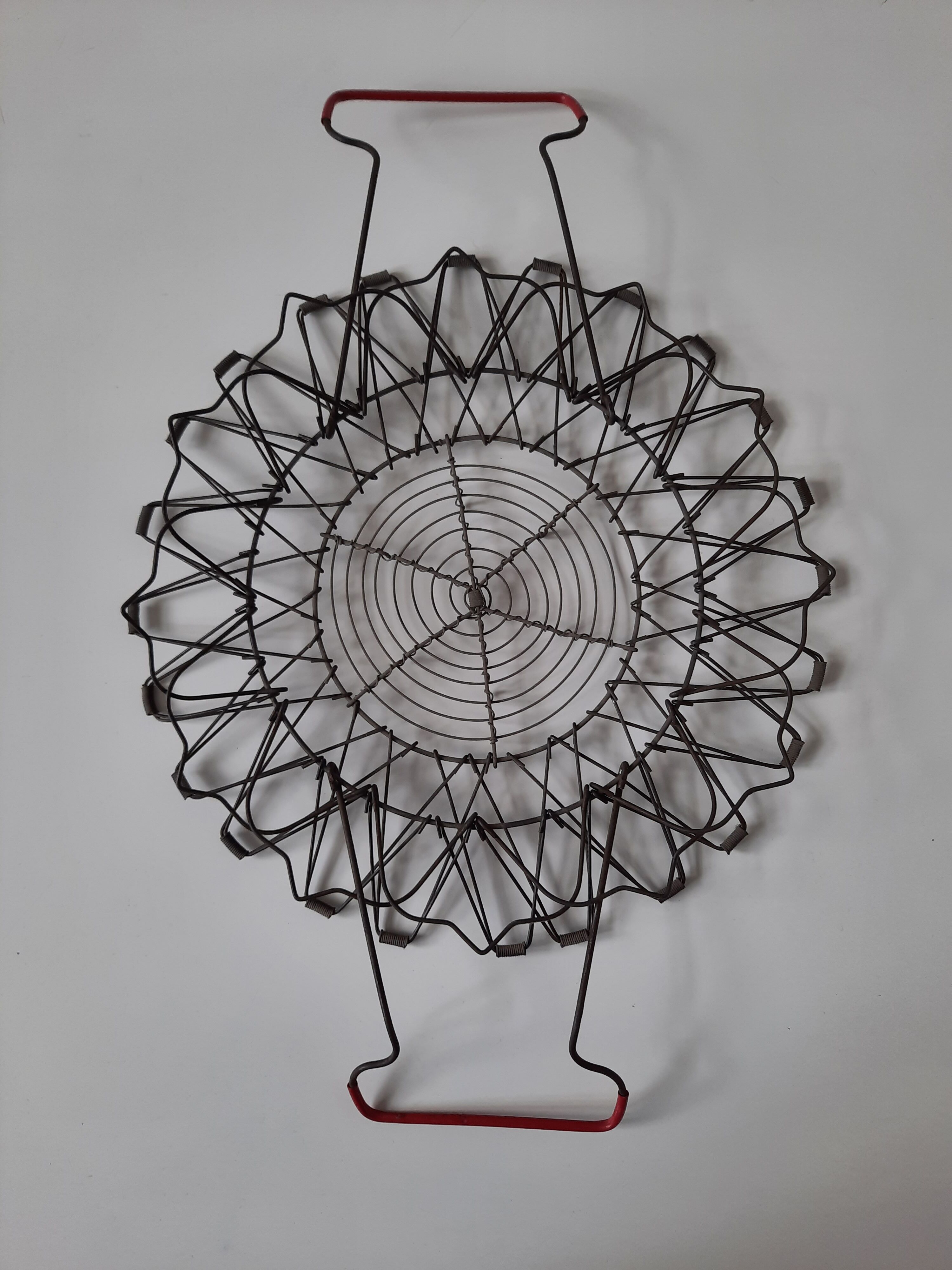 Salad or egg basket, old 1960 Vintage