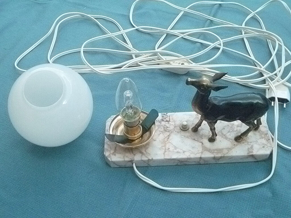 Art deco bedside lamp