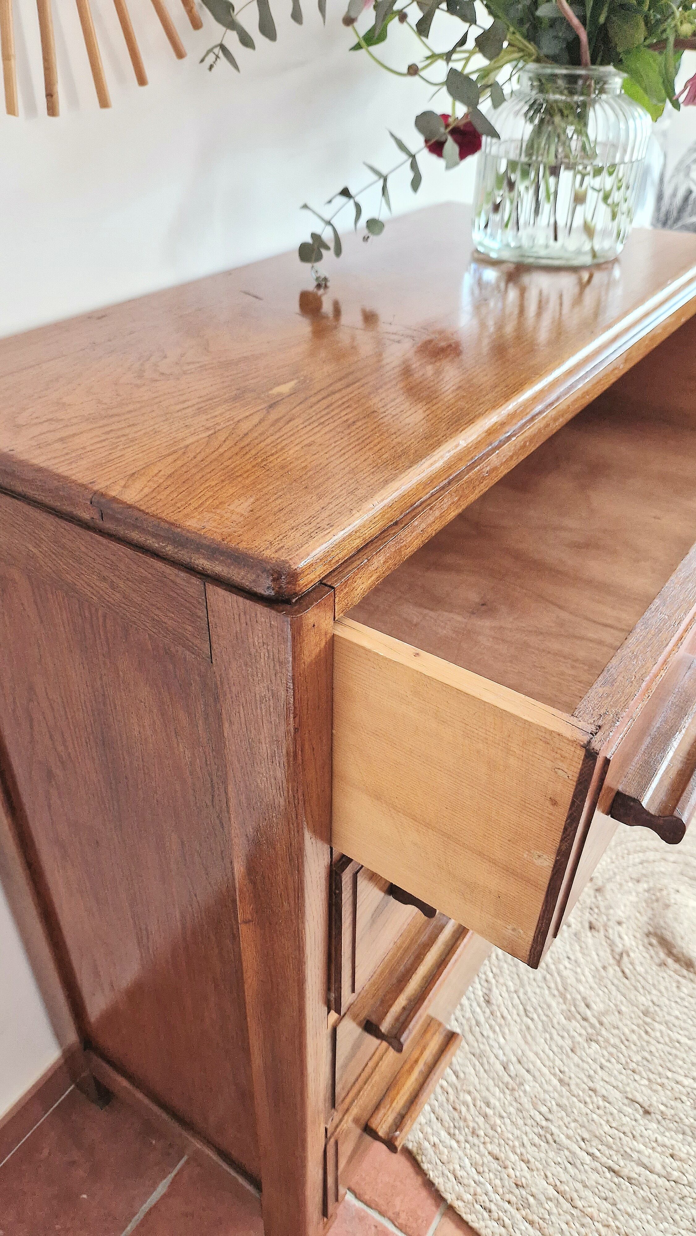 Art deco chest of drawers