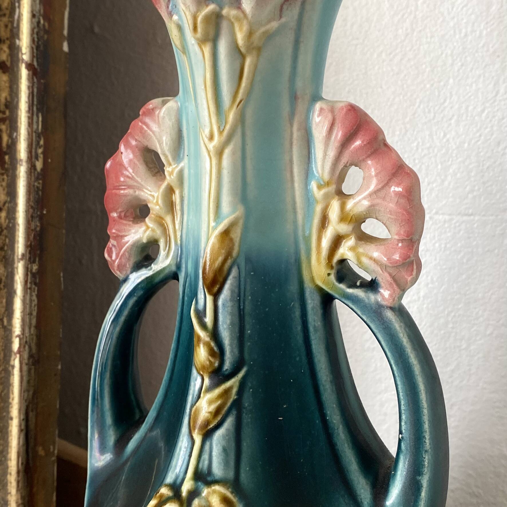 Art Nouveau slipware vase 21 cm