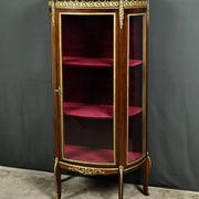 Small mahogany display cabinet, Louis XV to Louis XVI transition style – early 20th century.