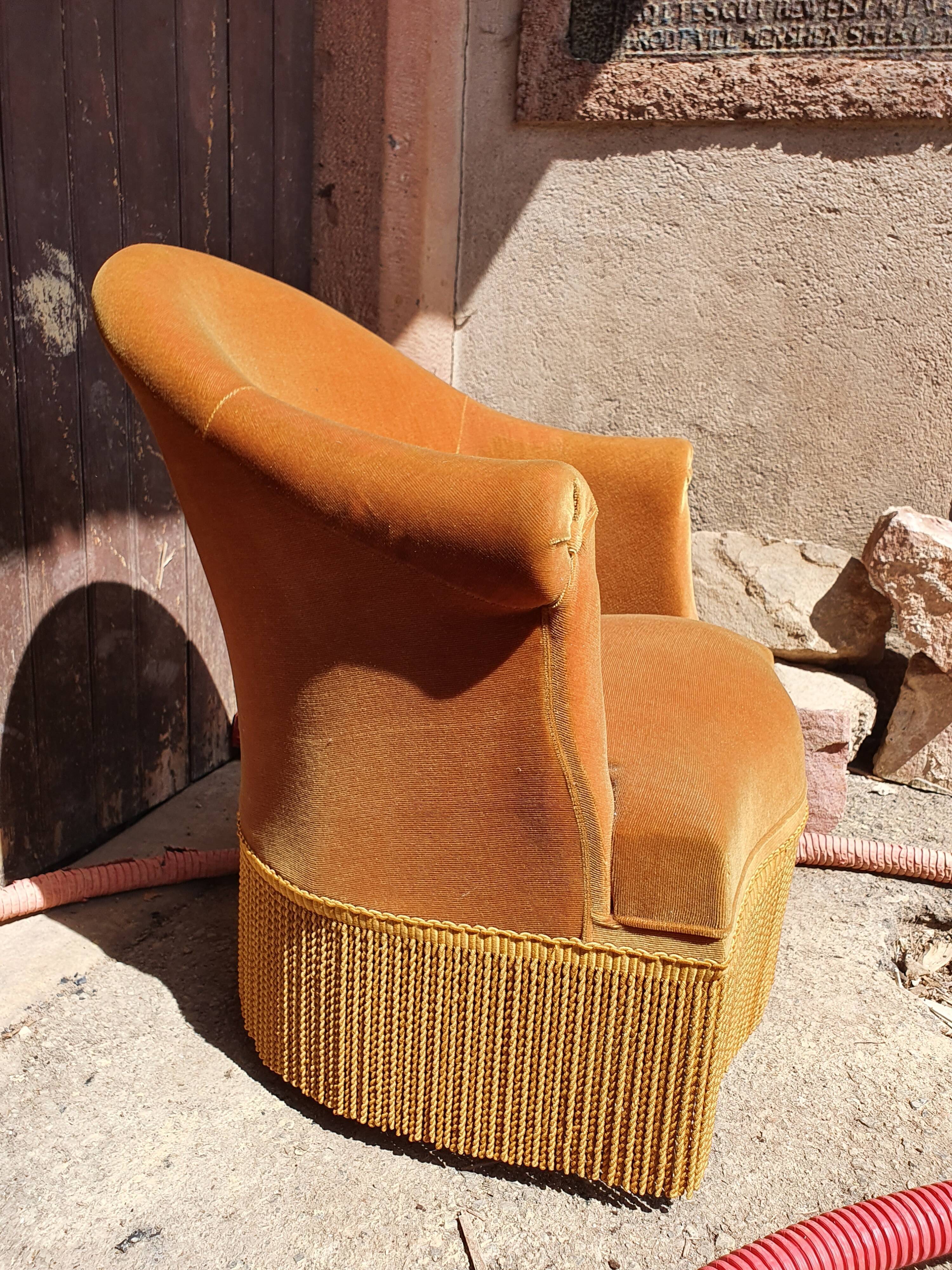 Toad armchair