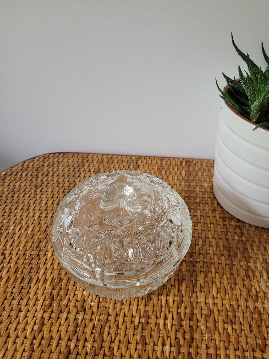 Bonbonnière / Sucrier en verre moulé n°2