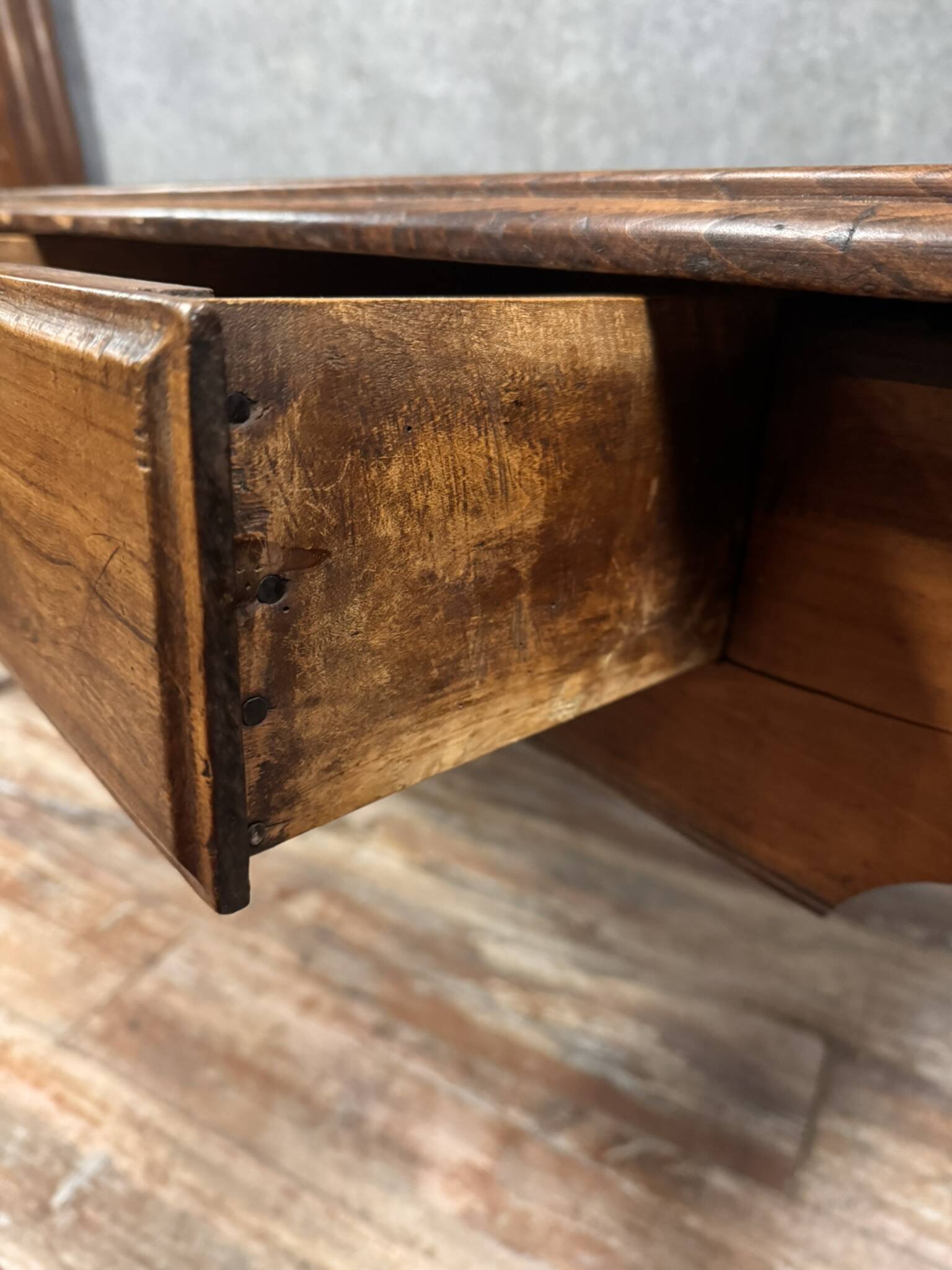 Large table or desk from the Louis Philippe period in solid wood around 1830.