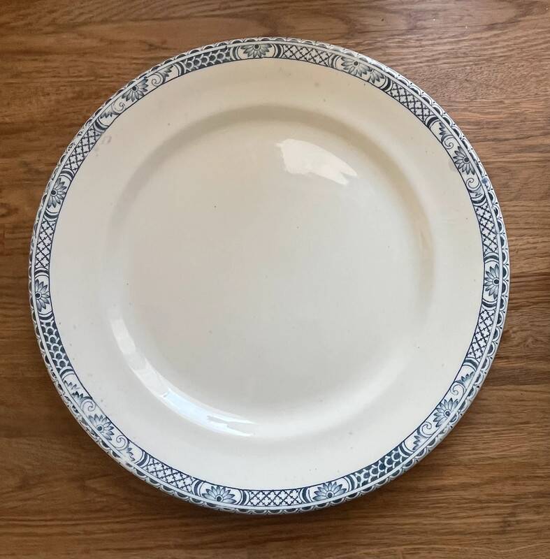 Antique earthenware serving dishes from Salins - Terre de fer