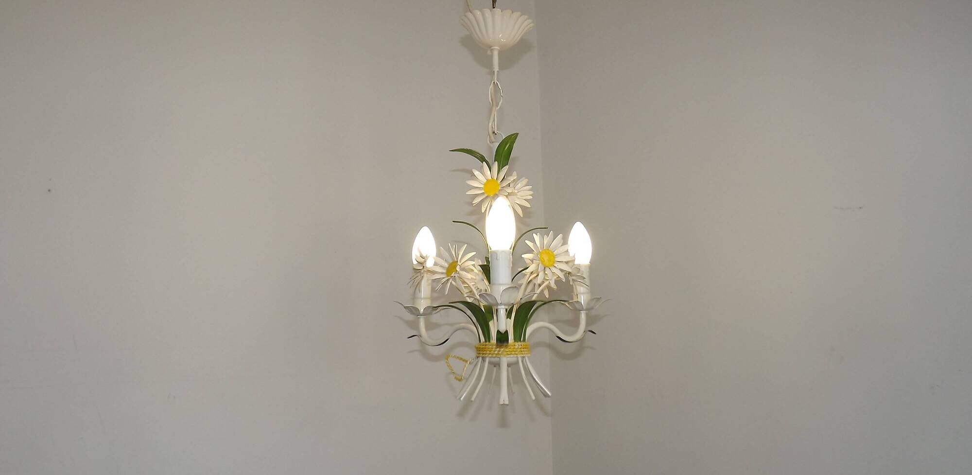 French Vintage Tied Bouquet Style Daisy Flower 3 Light Chandelier