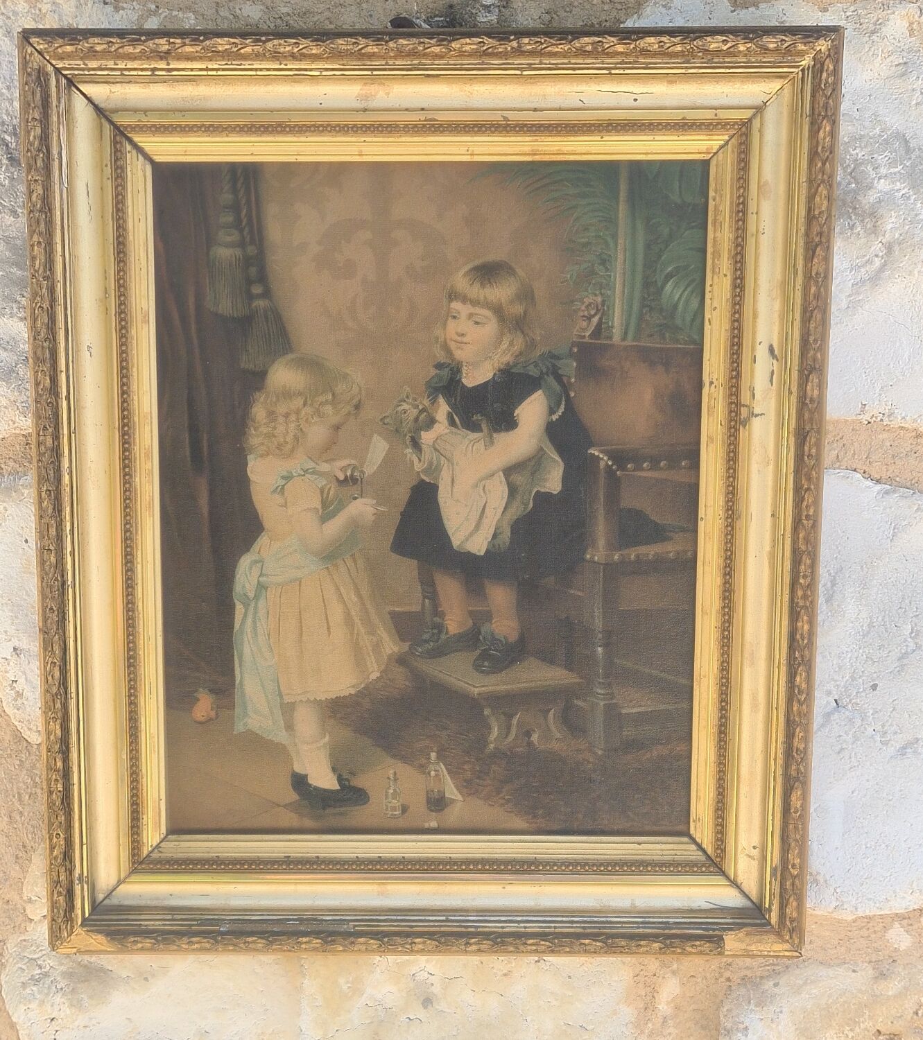 Table "little girls with cats"