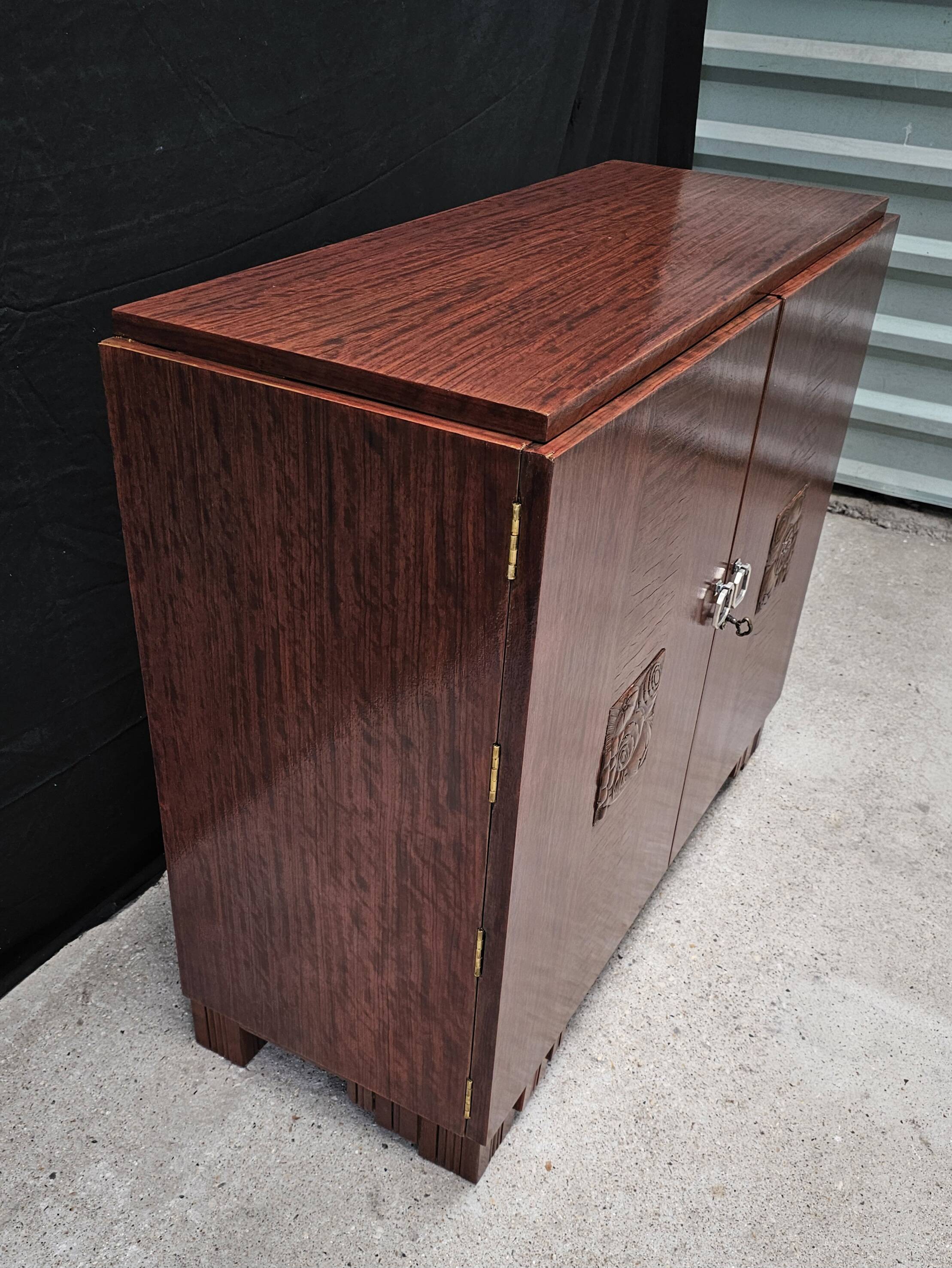 Art Deco buffet by Saddier & Fils in solid rosewood and veneer.