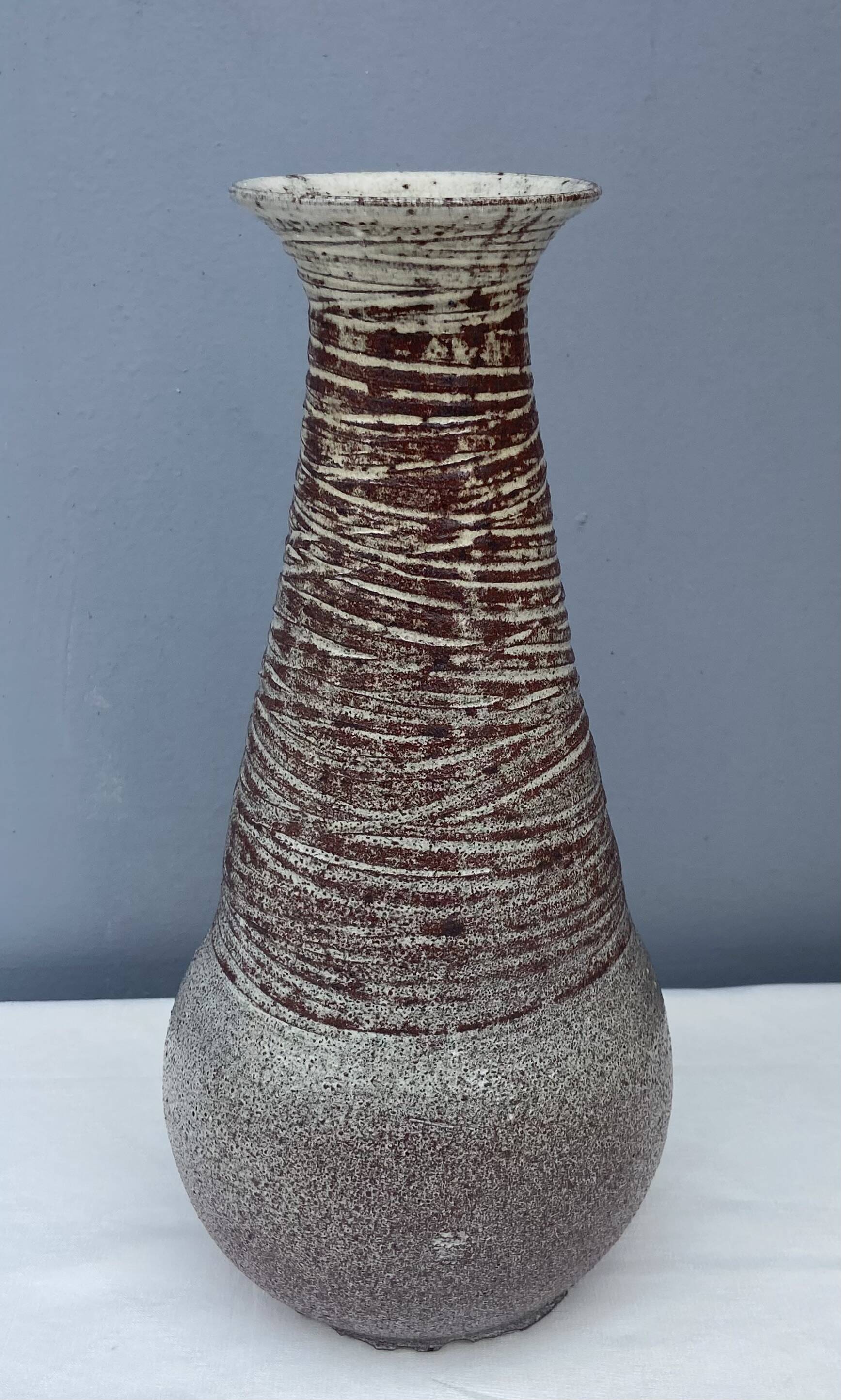 Accolay ceramic vase