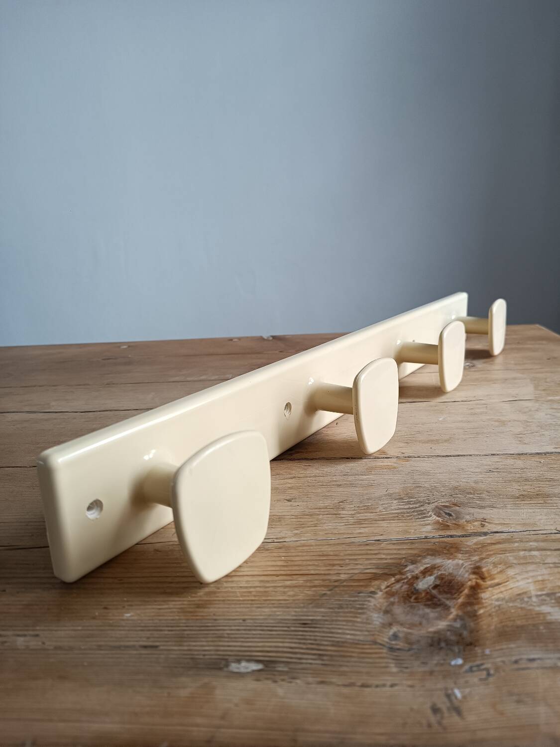 Ami 1970 wall coat rack