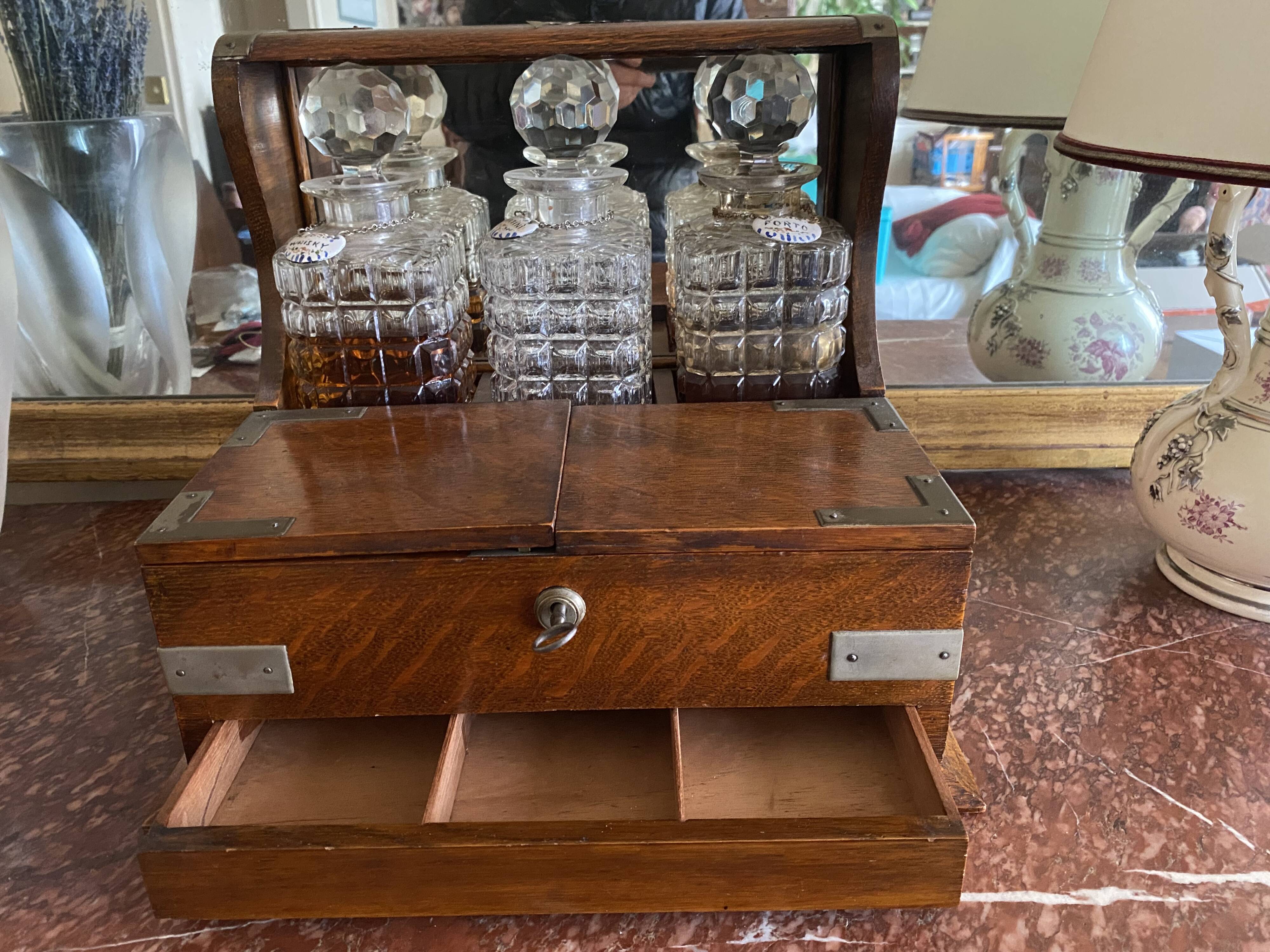 Liqueur cellar called “tantalus”