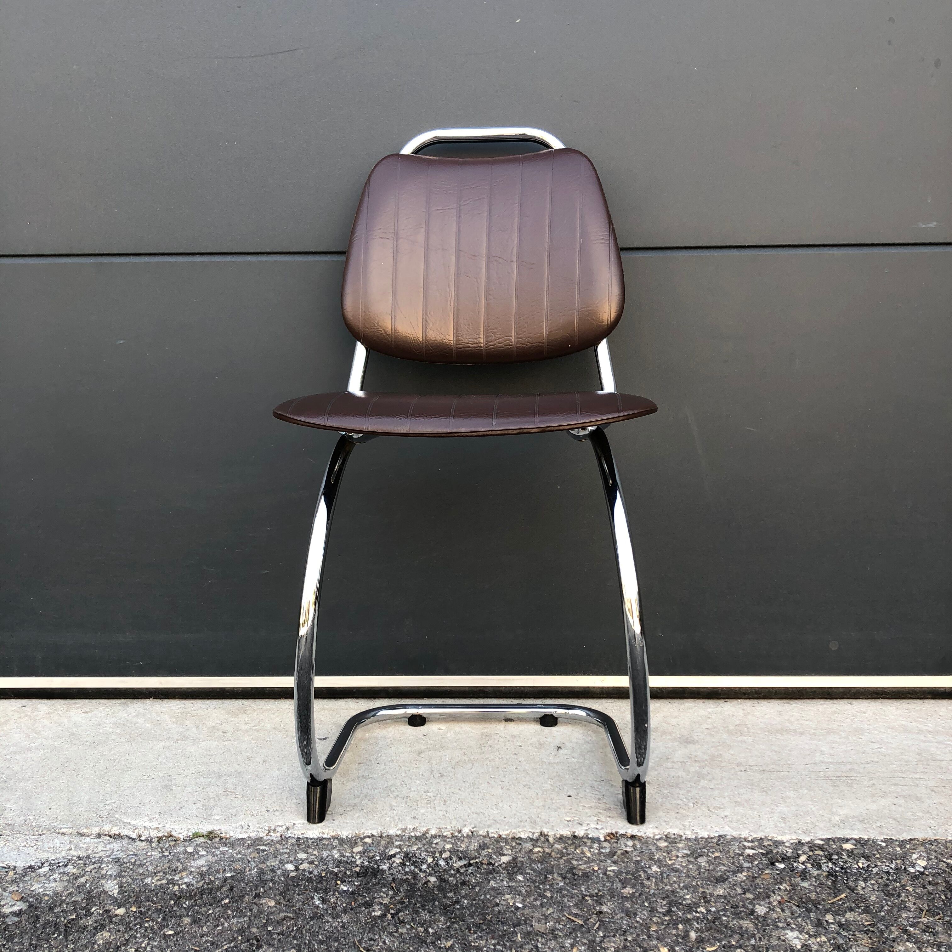Roundtable and chairs