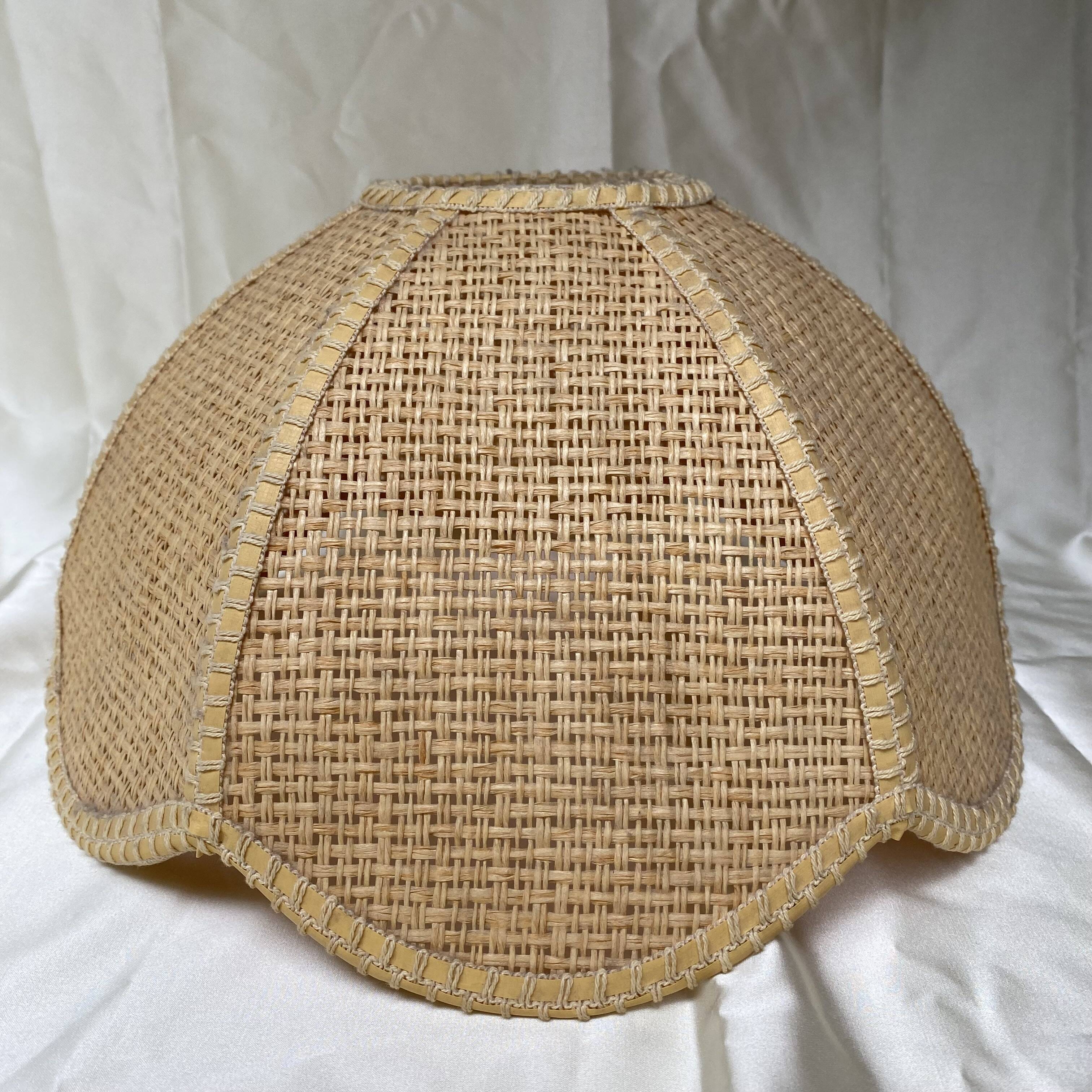 Vintage rattan flower pendant lamp