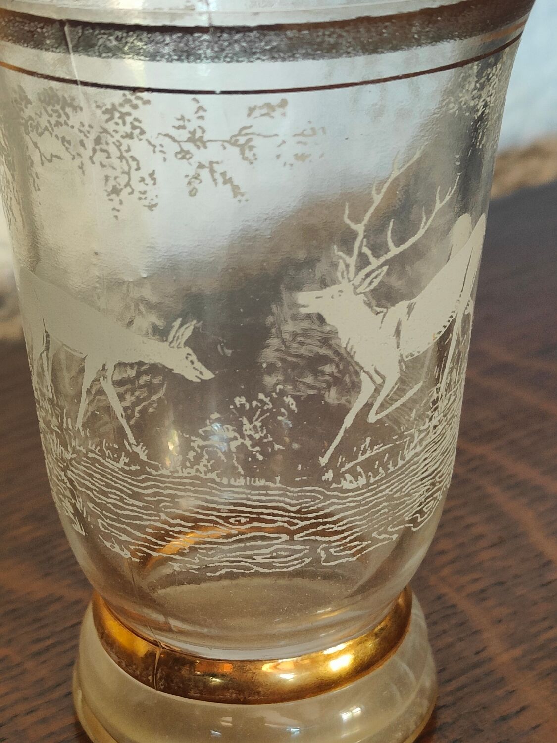 Vase sérigraphié à décor de biche et de cerf années 40