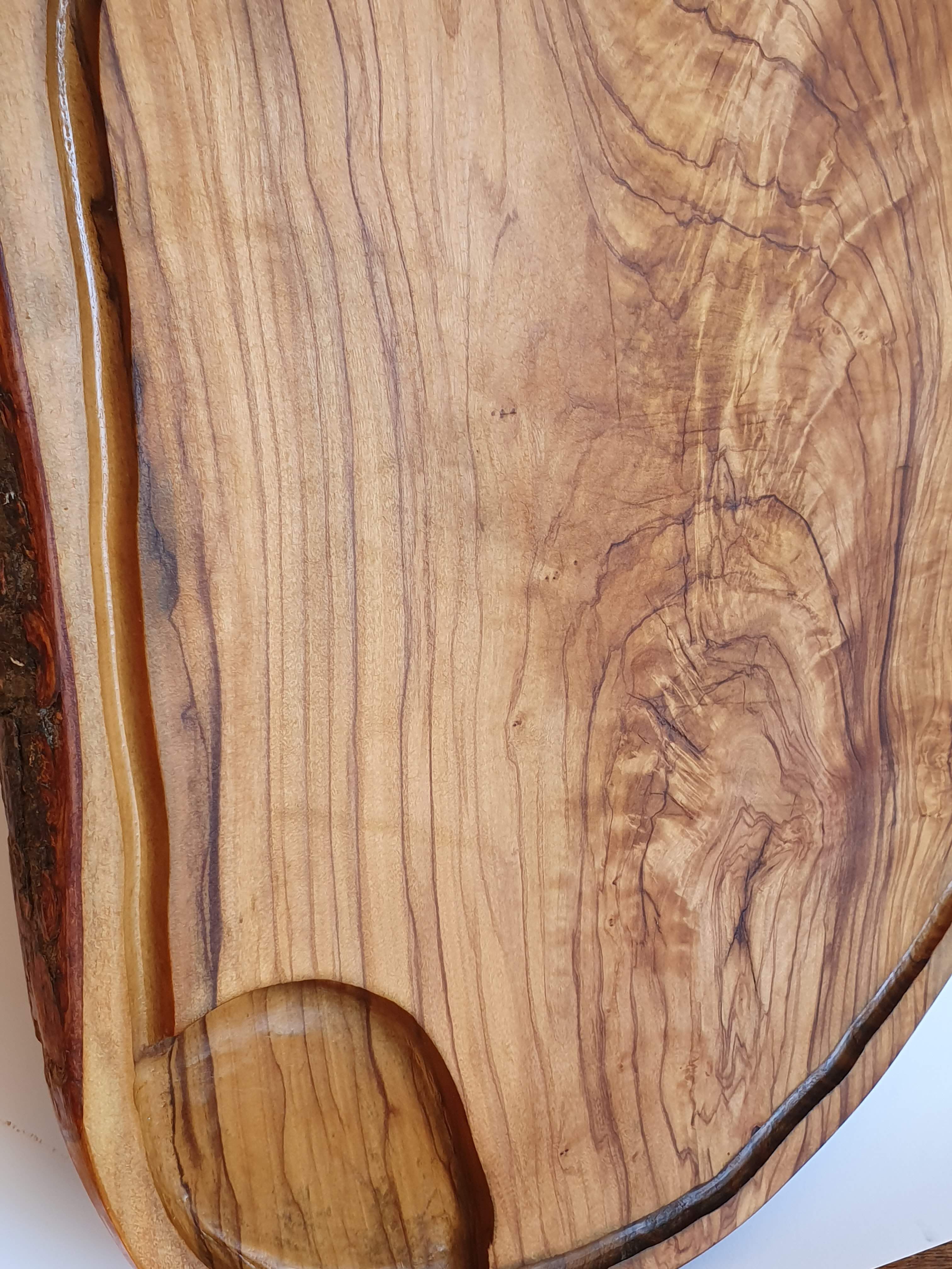 Olive wood cutting board
