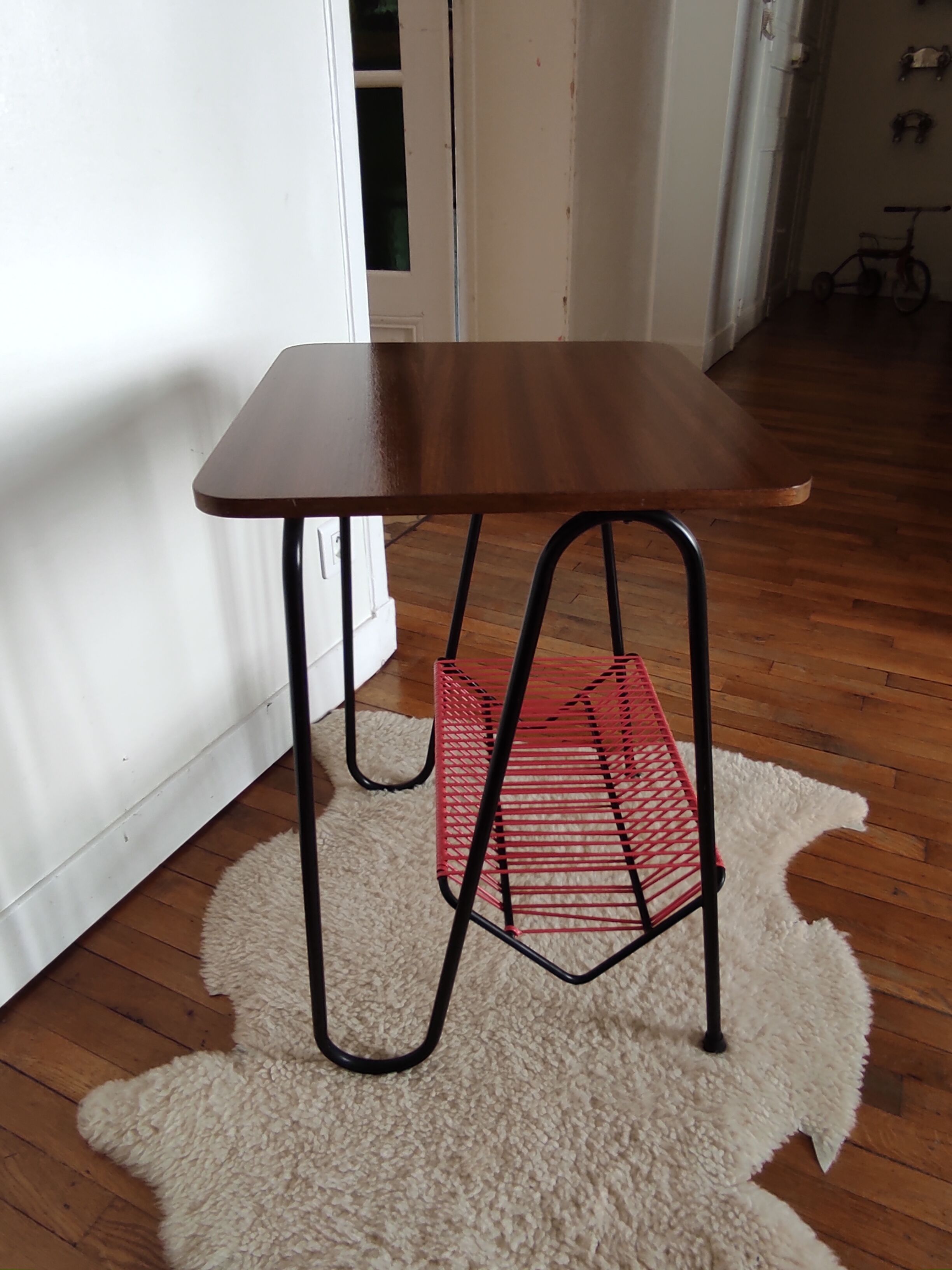 Scoubidou vinyl door