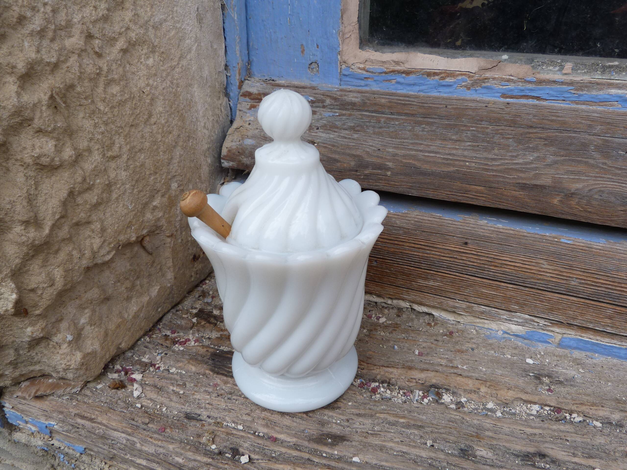 Pot à moutarde en opaline Portieux Vallerysthal