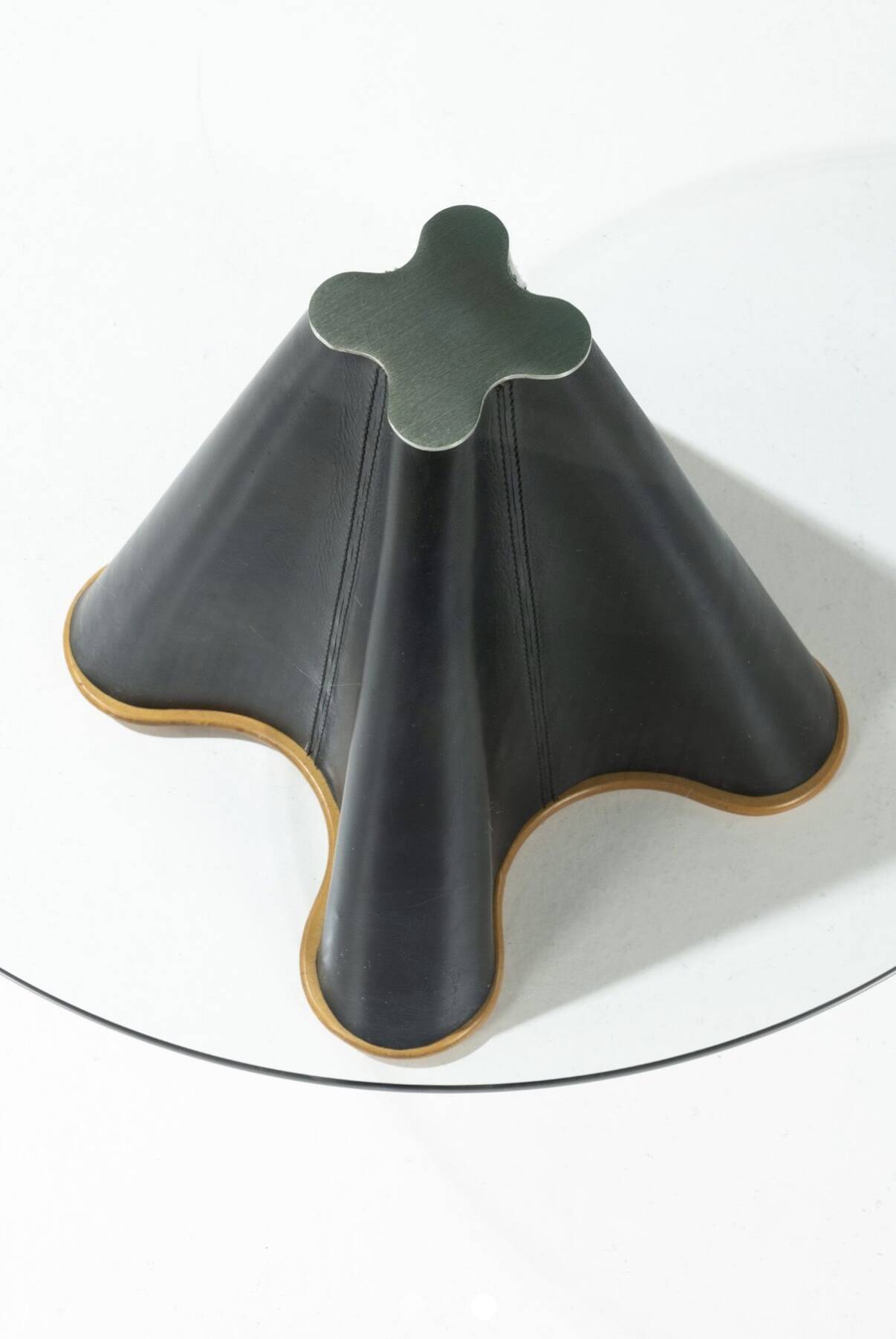 Paire de table d’appoints Trébol par Oscar Tusquets