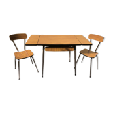 formica table (2 extensions) and its 2 chairs