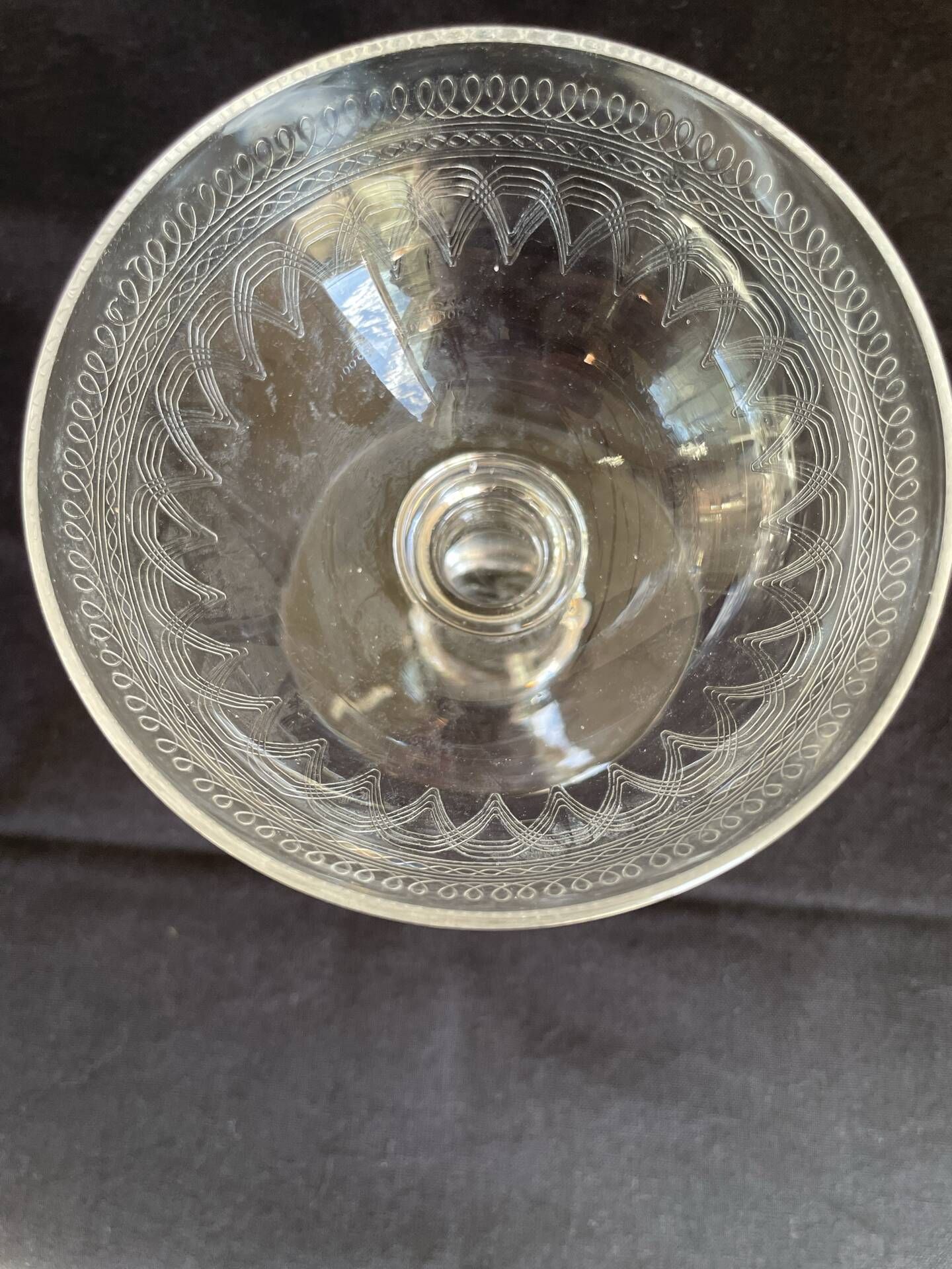 6  Coupes à champagne art déco cristal.