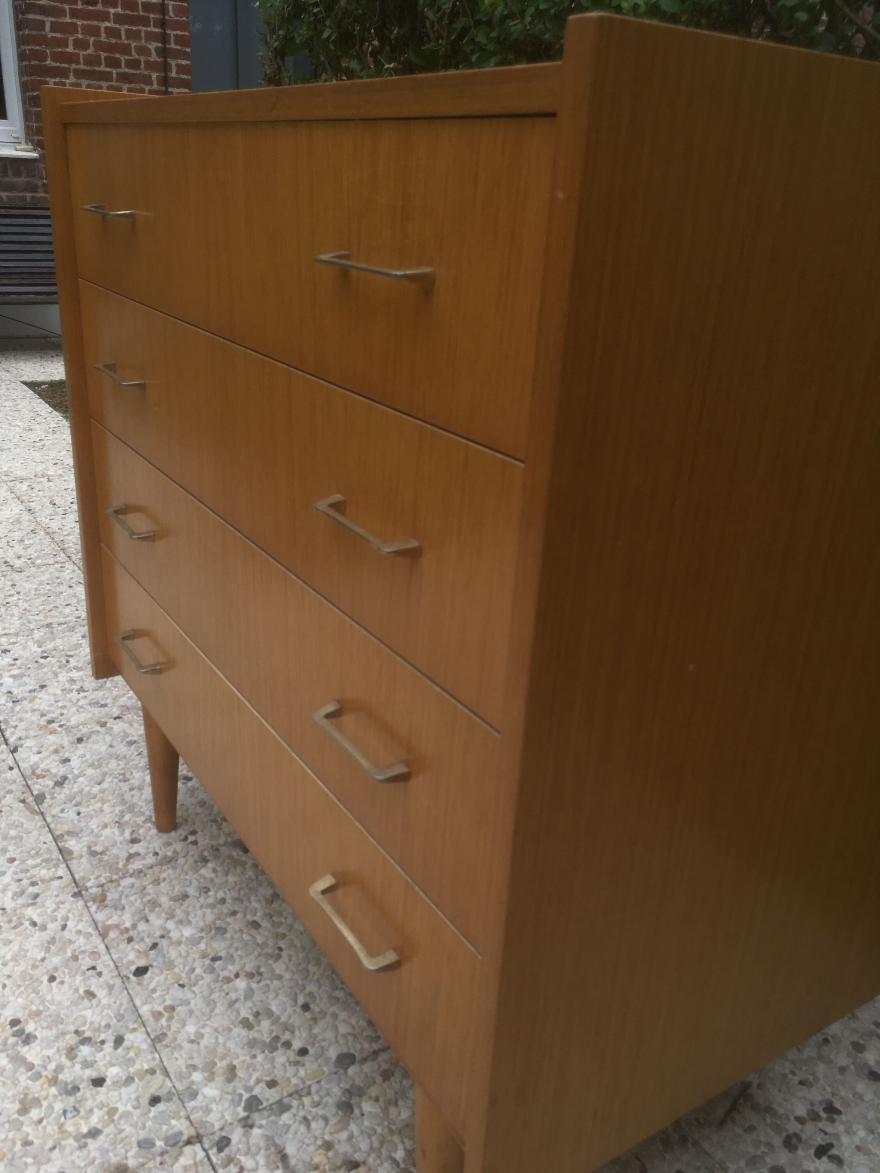Commode  vintage pieds fuseaux