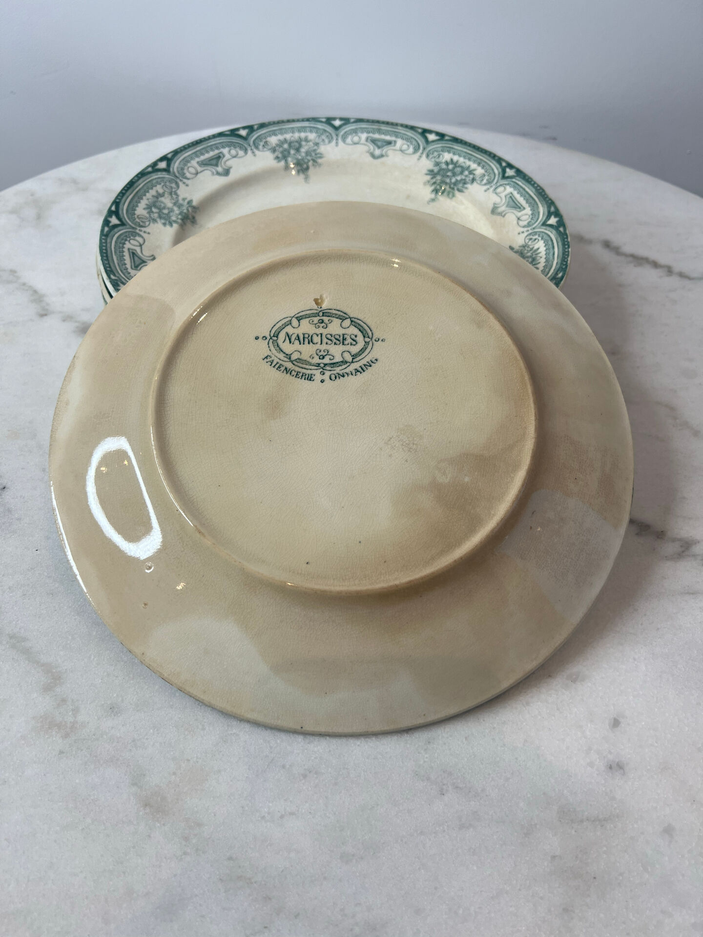 Set of 6 flat plates, ironstone Narcisses Onnaing.