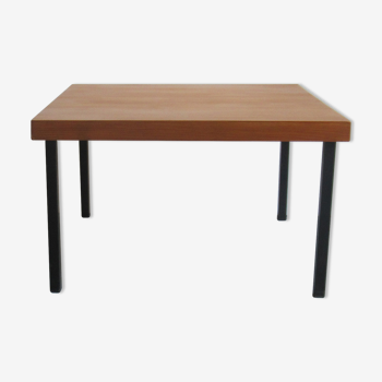 Table basse de Pierre Guariche pour Meurop