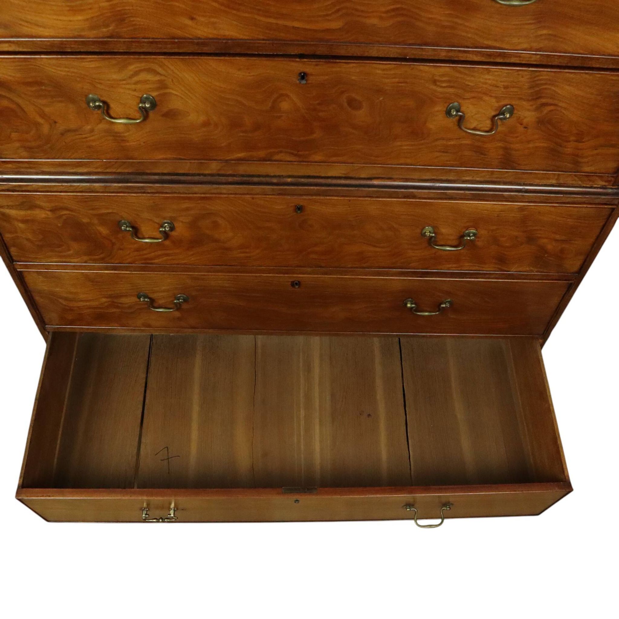 Antique mahogany commode, George III style, 19th century.