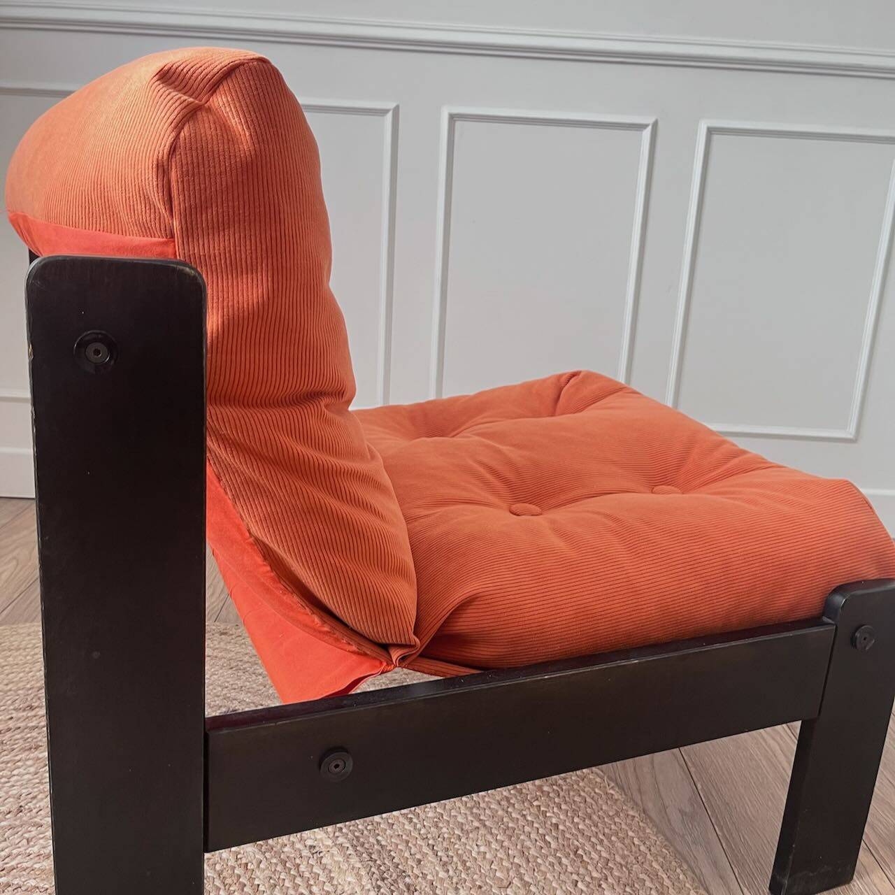 Fauteuil velours orange années 80