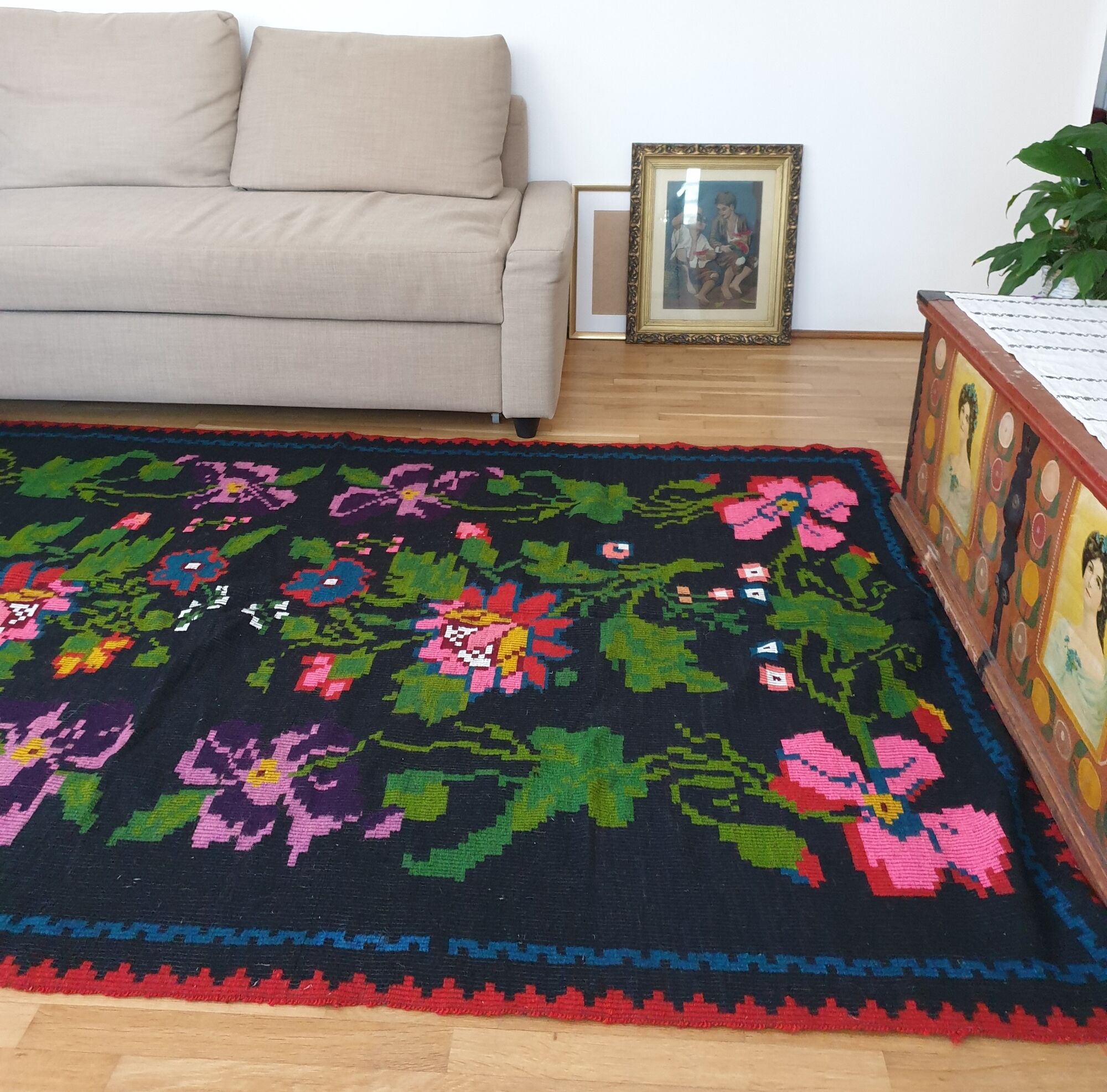 Handwoven summerish floral rug, black background with colorful delicate flowers 152x238cm