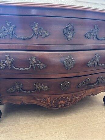 Commode antique